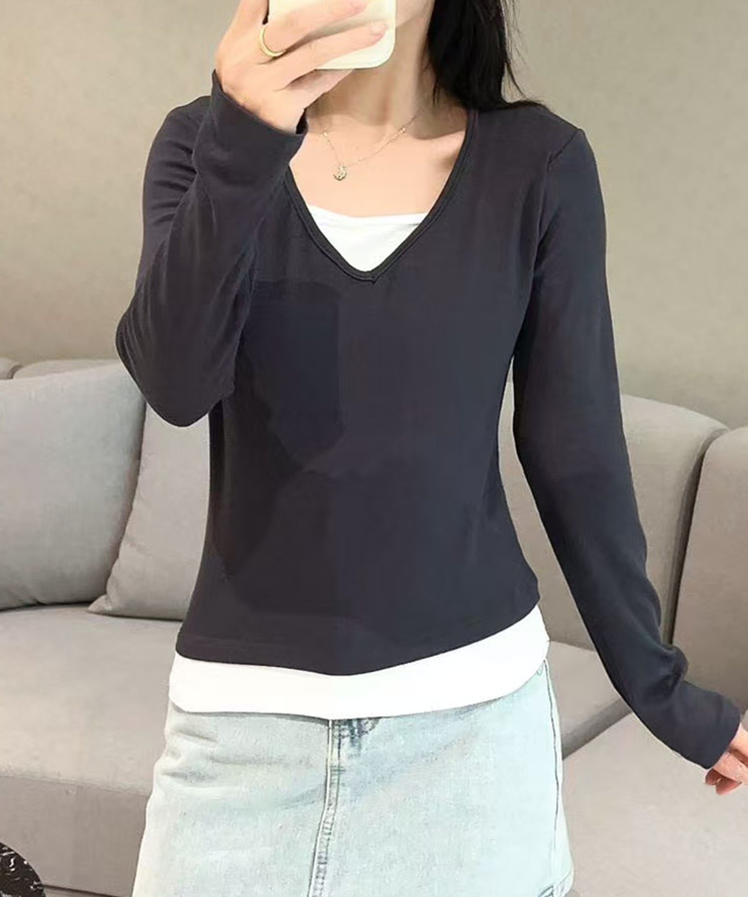 【アイモハ/aimoha】のaimoha -select-/Vネック長袖リブトップス インテリア・キッズ・メンズ・レディースファッション・服の通販 founy(ファニー) 　ファッション　Fashion　レディースファッション　Fashion for Women　トップス・カットソー　Cut & Sew Tops　Vネックトップス　V-Neck Tops / V-Cut Neckline Shirts　エレガント 上品　Elegant　カーディガン　Cardigan, Knitwear　シンプル　Simple, Minimal　ジャケット　Jacket, Outerwear　スタイリッシュ　Stylish, Fashionable　スニーカー　Sneakers, Trainers　デニム　Denim, Jeans Material　フィット　Fit, Slim Fit　リラックス　Relax, Relaxed Fit　長袖　Long Sleeve, Full Sleeve　ダークグレー|ID: prp329100004745033 ipo3291000000034300030