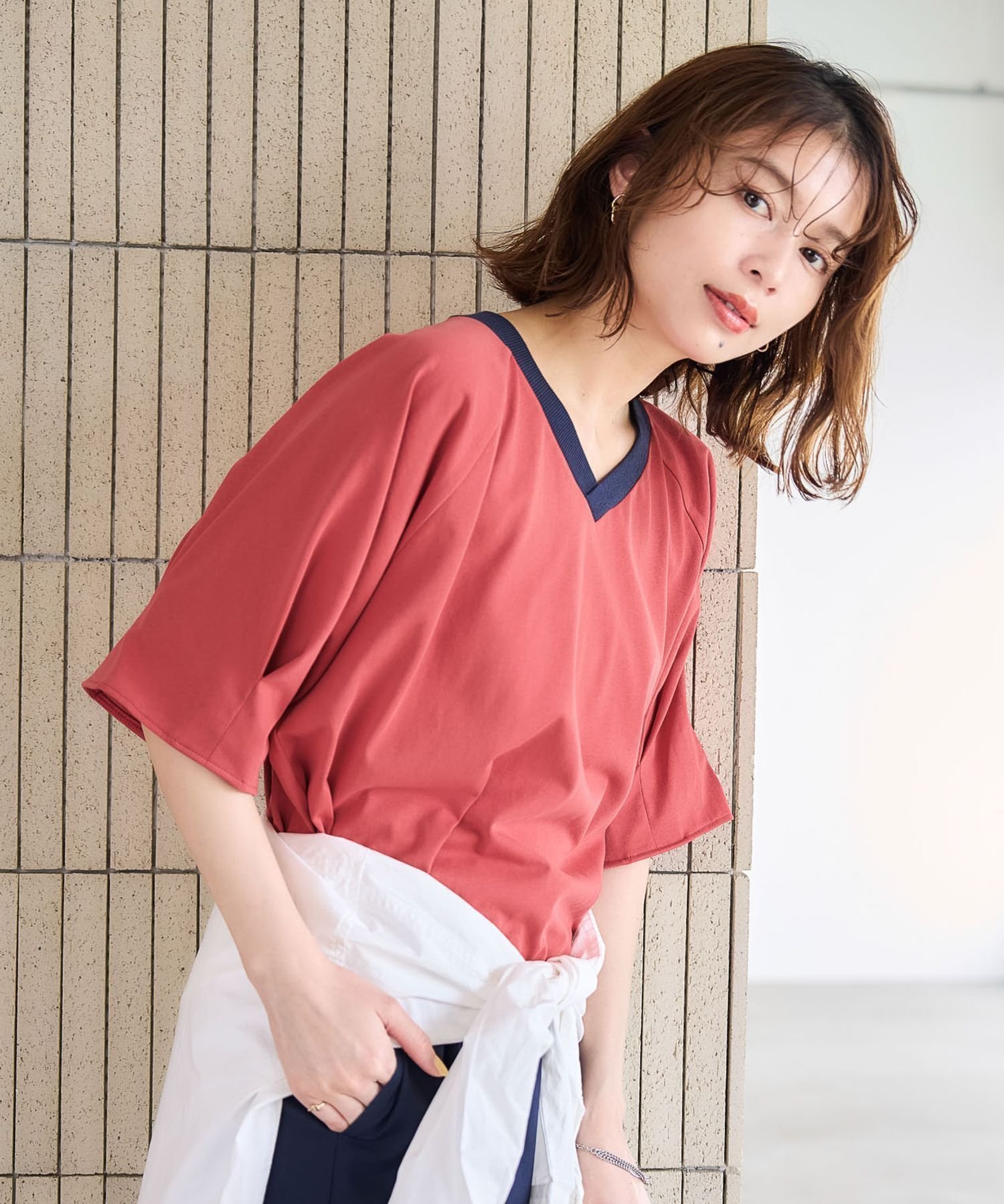 【スタディオ クリップ/studio CLIP】の【WEB/一部店舗限定商品】USAコットンダーツスリーブリンガーVネックT インテリア・キッズ・メンズ・レディースファッション・服の通販 founy(ファニー) 　ファッション　Fashion　レディースファッション　Fashion for Women　トップス・カットソー　Cut & Sew Tops　Vネックトップス　V-Neck Tops / V-Cut Neckline Shirts　おすすめ　Recommended / Our Picks　カットソー　Cut and Sewn Top　クロップド　Cropped, Short Length　スポーティ　Sporty, Casual Athletic　スリーブ　Sleeve, Long Sleeve / Short Sleeve　デニム　Denim, Jeans Material　ボトム　Bottoms, Lower Wear　定番　Standard, Basic Item　抗菌　Antibacterial, Bacteria-Resistant　レッド×ネイビー30|ID: prp329100004745036 ipo3291000000034300058