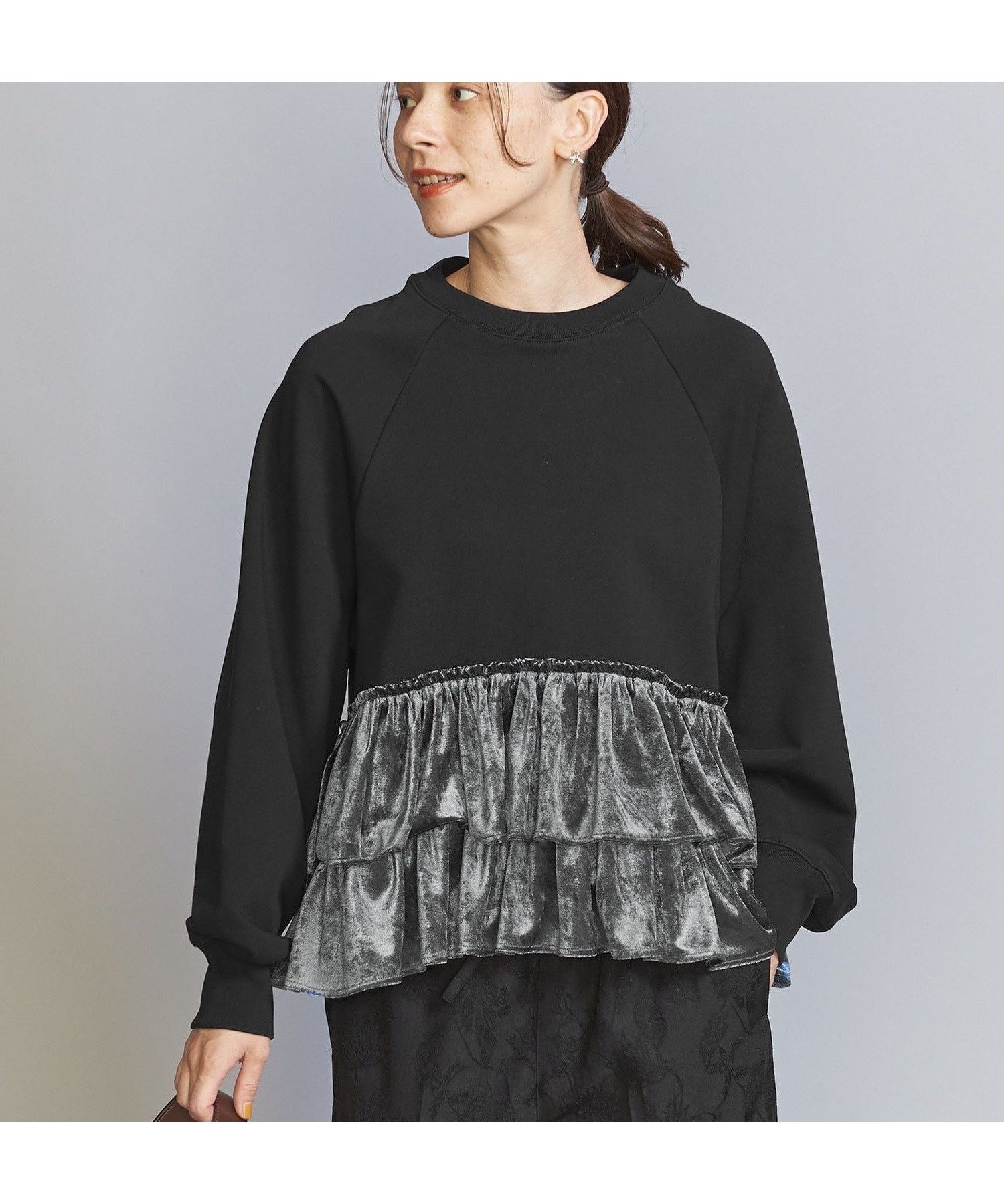 【ユナイテッドアローズ/UNITED ARROWS】のスウェット*ベロアティアード プルオーバー インテリア・キッズ・メンズ・レディースファッション・服の通販 founy(ファニー) 　ファッション　Fashion　レディースファッション　Fashion for Women　トップス・カットソー　Cut & Sew Tops　レディースパーカー・カジュアルフーディー　Casual Hoodies & Sweatshirts　カジュアルプルオーバー・ニットトップス　Pullovers & Knit Tops / Casual Pullovers　スウェット・クルーネックトップス　Sweatshirts & Crewnecks / Relaxed Fit Sweat Tops　ベロアトップス　Velour Tops / Velvet-Look Items　秋　Autumn　ガーリー　Girly, Feminine Style　ギャザー　Gathered, Ruffled　クラッシュ　Distressed, Crashed Style　スウェット / スエット　Sweatshirt, Sweatwear　スニーカー　Sneakers, Trainers　スポーティ　Sporty, Casual Athletic　スリーブ　Sleeve, Long Sleeve / Short Sleeve　デニム　Denim, Jeans Material　ハーフ　Half, Half-Length　ベロア　Velour, Soft Velvet　ミックス　Mix, Mixed Style　リラックス　Relax, Relaxed Fit　ロング　Long, Long-Length　アウトレット　Outlet / Clearance　おすすめ　Recommended / Our Picks　お家時間・ステイホーム　Stay Home / At Home　BLACK|ID: prp329100004745357 ipo3291000000034453280