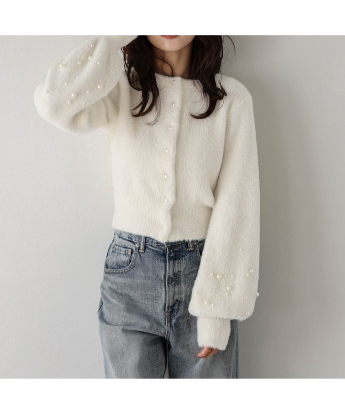 【ラジュール/Lajour】の2wayパール袖ニットカーディガン インテリア・キッズ・メンズ・レディースファッション・服の通販 founy(ファニー) https://founy.com/ ファッション Fashion レディースファッション Fashion for Women トップス・カットソー Cut & Sew Tops ニット Knit Tops & Sweaters カーディガン・羽織り Layered Style Cardigans カーディガン Cardigan, Knitwear ショート Short, Short Length スリーブ Sleeve, Long Sleeve / Short Sleeve トレンド Trend, Trending Now パール Pearl, Pearl Accent フェミニン Feminine, Girly エレガント 上品 Elegant |ID: prp329100004745478 ipo3291000000034306154