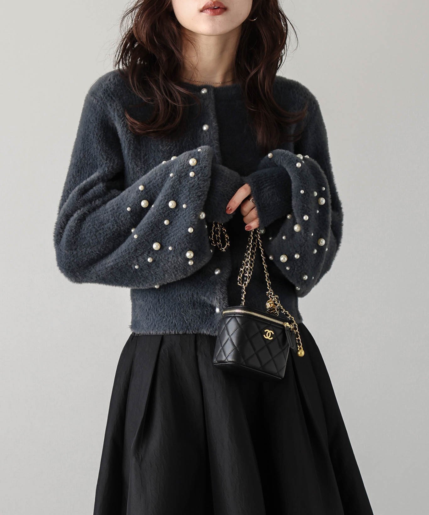 【ラジュール/Lajour】の2wayパール袖ニットカーディガン インテリア・キッズ・メンズ・レディースファッション・服の通販 founy(ファニー)  ファッション Fashion レディースファッション Fashion for Women トップス・カットソー Cut & Sew Tops ニット Knit Tops & Sweaters カーディガン・羽織り Layered Style Cardigans カーディガン Cardigan, Knitwear ショート Short, Short Length スリーブ Sleeve, Long Sleeve / Short Sleeve トレンド Trend, Trending Now パール Pearl, Pearl Accent フェミニン Feminine, Girly エレガント 上品 Elegant グレー|ID: prp329100004745478 ipo3291000000034306159