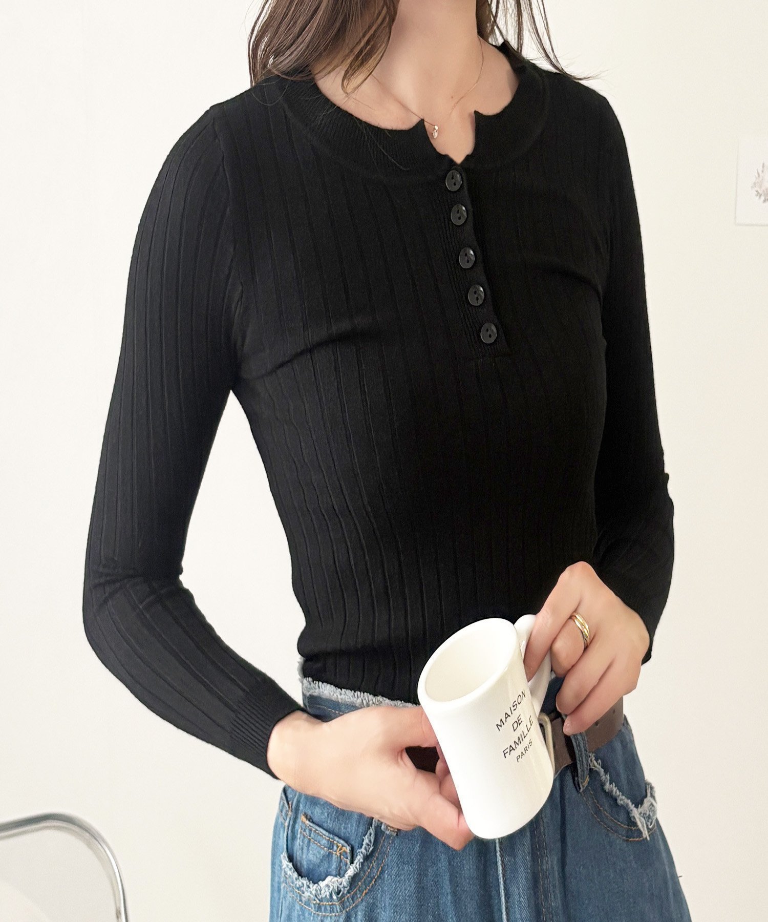 【アミュレット/Amulet】の【Dewlily】長袖リブニットトップス インテリア・キッズ・メンズ・レディースファッション・服の通販 founy(ファニー) 　ファッション　Fashion　レディースファッション　Fashion for Women　トップス・カットソー　Cut & Sew Tops　ニット　Knit Tops & Sweaters　シンプル　Simple, Minimal　フィット　Fit, Slim Fit　フォーマル　Formal, Dressy　フロント　Front, Front Design　A/W・秋冬　Autumn/Winter　長袖　Long Sleeve, Full Sleeve　ブラック|ID: prp329100004745874 ipo3291000000034310597