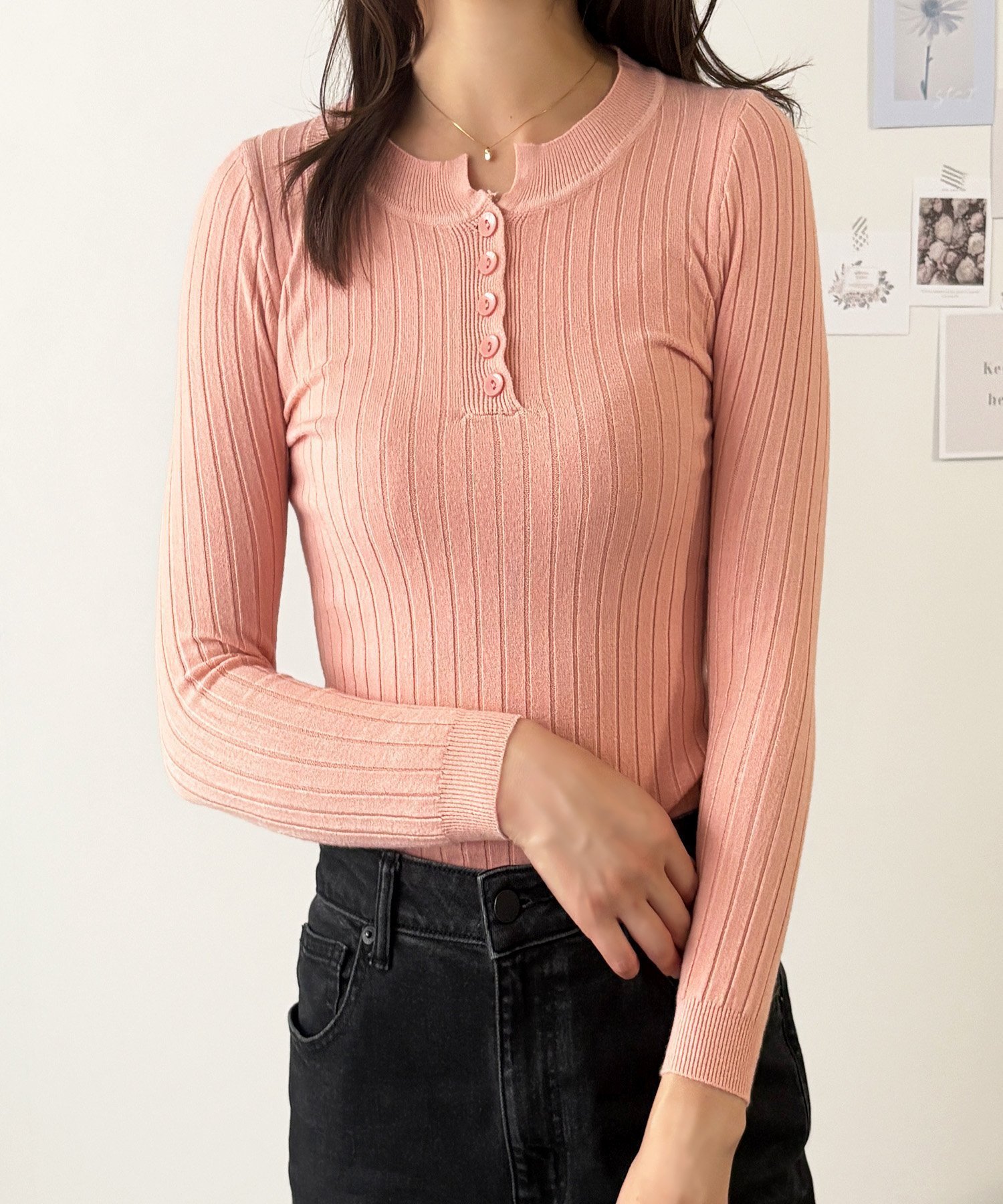 【アミュレット/Amulet】の【Dewlily】長袖リブニットトップス インテリア・キッズ・メンズ・レディースファッション・服の通販 founy(ファニー) 　ファッション　Fashion　レディースファッション　Fashion for Women　トップス・カットソー　Cut & Sew Tops　ニット　Knit Tops & Sweaters　シンプル　Simple, Minimal　フィット　Fit, Slim Fit　フォーマル　Formal, Dressy　フロント　Front, Front Design　A/W・秋冬　Autumn/Winter　長袖　Long Sleeve, Full Sleeve　ピンク|ID: prp329100004745874 ipo3291000000034310611