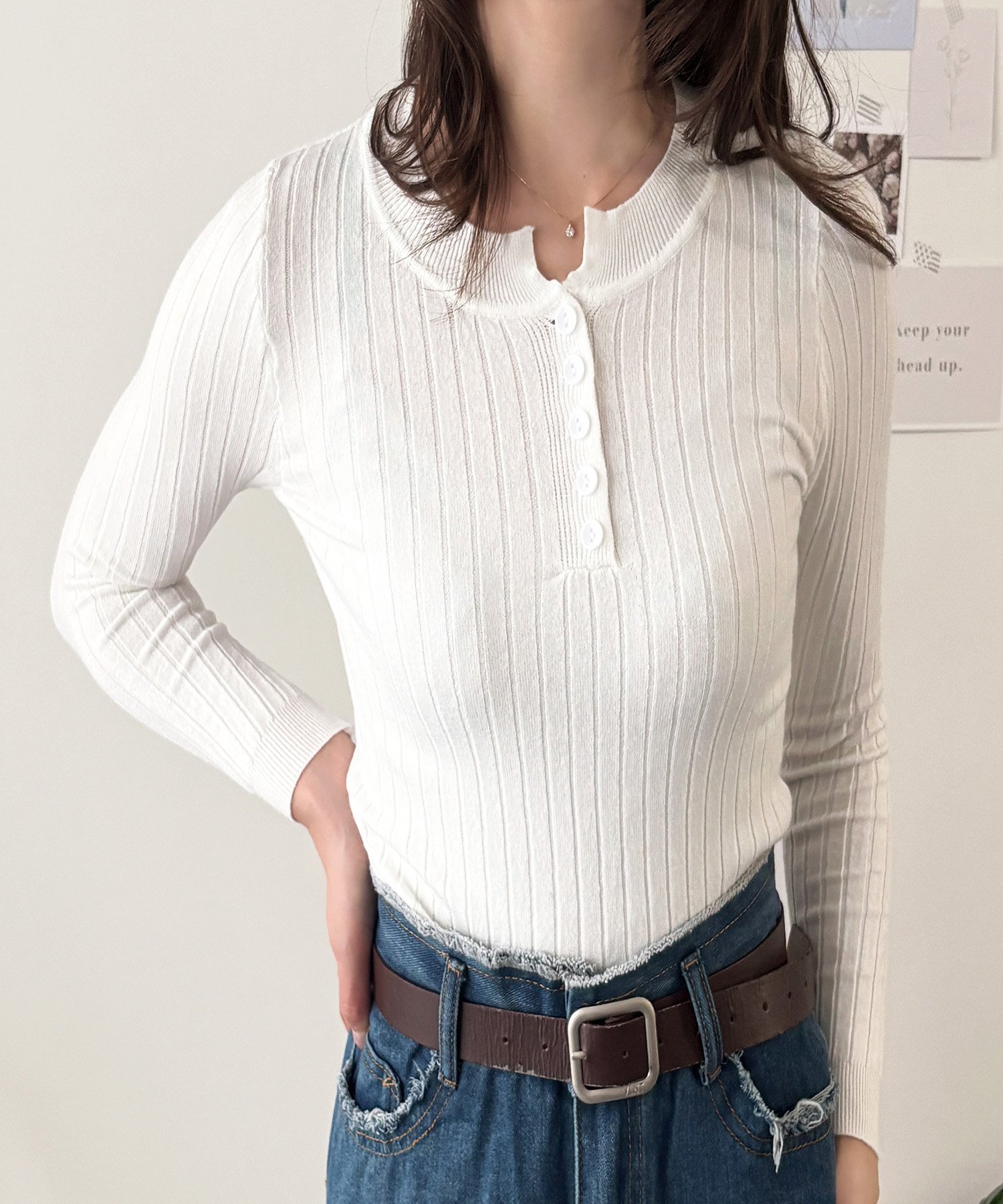 【アミュレット/Amulet】の【Dewlily】長袖リブニットトップス インテリア・キッズ・メンズ・レディースファッション・服の通販 founy(ファニー) 　ファッション　Fashion　レディースファッション　Fashion for Women　トップス・カットソー　Cut & Sew Tops　ニット　Knit Tops & Sweaters　シンプル　Simple, Minimal　フィット　Fit, Slim Fit　フォーマル　Formal, Dressy　フロント　Front, Front Design　A/W・秋冬　Autumn/Winter　長袖　Long Sleeve, Full Sleeve　ホワイト|ID: prp329100004745874 ipo3291000000034310619