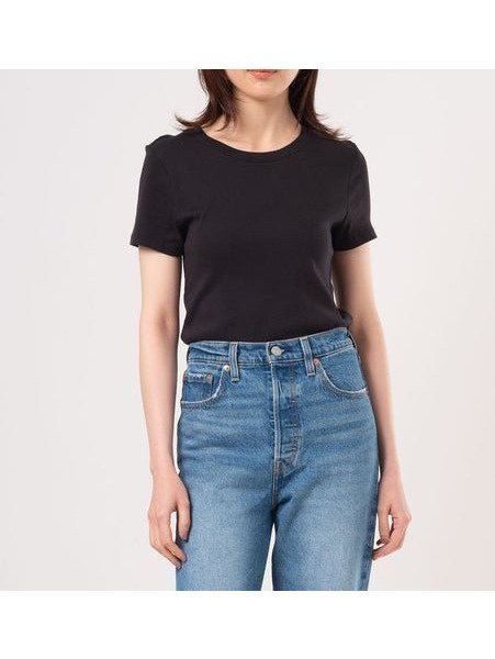 【リーバイス/Levis】のエッセンシャル Tシャツ 人気、トレンドファッション・服の通販 founy(ファニー) 　ファッション　Fashion　レディースファッション　Fashion for Women　トップス・カットソー　Cut & Sew Tops　シャツ・ブラウス・オフィスカジュアル　Elegant Blouses & Button-Ups　ロングTシャツ・Tシャツ　Longline T-Shirts & Tees　カッティング　Cutting Detail　クラシック　Classic, Timeless Style　フィット　Fit, Slim Fit　 other-1|ID: prp329100004745970 ipo3291000000034486523