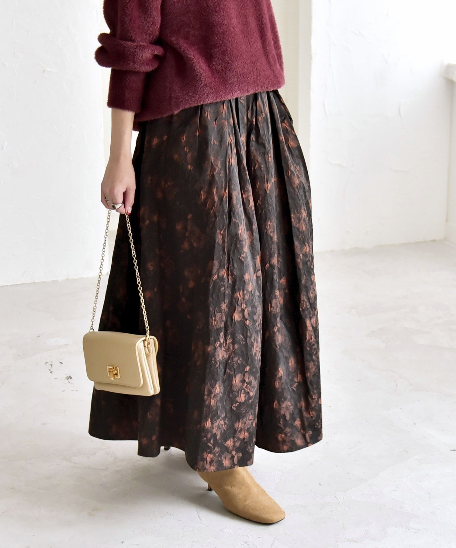 【シップス フォー ウィメン/SHIPS】のquaranciel 洗濯機可能 フラワー ジャカード タック ギャザー フレア スカート インテリア・キッズ・メンズ・レディースファッション・服の通販 founy(ファニー) ファッション Fashion レディースファッション Fashion for Women スカート Skirts Aライン・フレアスカート A-Line & Flared Skirts 洗える Machine Washable ギャザー Gathered, Ruffled コンパクト Compact, Small Size シューズ Shoes, Footwear ジャカード/ジャガード Jacquard, Woven Pattern スウェット / スエット Sweatshirt, Sweatwear スニーカー Sneakers, Trainers ダウン Down, Puffer フラット Flat, Flat Shoes フラワー Flower, Floral フレア Flare, Flared リブニット Rib Knit, Ribbed Knit ロング Long, Long-Length おすすめ Recommended / Our Picks 2025年 2025 2025-2026秋冬・A/W Autumn/Winter 2025–26 AW25–26 ブラウン|ID: prp329100004746185 ipo3291000000035027275