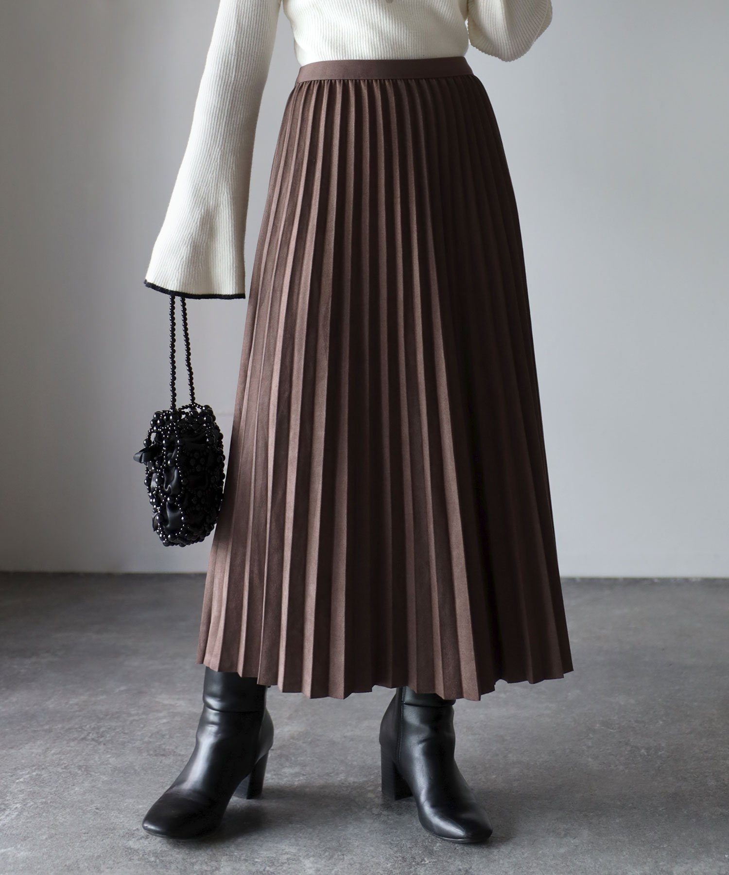 【リベリー/Riberry】のスエードポンチプリーツスカート インテリア・キッズ・メンズ・レディースファッション・服の通販 founy(ファニー) 　ファッション　Fashion　レディースファッション　Fashion for Women　スカート　Skirts　プリーツスカート / 上品フェミニンスタイル　Pleated Skirts　おすすめ　Recommended / Our Picks　シンプル　Simple, Minimal　スウェット / スエット　Sweatshirt, Sweatwear　スニーカー　Sneakers, Trainers　プリーツ　Pleats, Pleated　ベーシック　Basic, Essential　ロング　Long, Long-Length　エレガント 上品　Elegant　冬　Winter / This Winter　春　Spring　楽ちん　Easy Fit, Comfortable　秋　Autumn　ブラウン|ID: prp329100004746293 ipo3291000000034598304