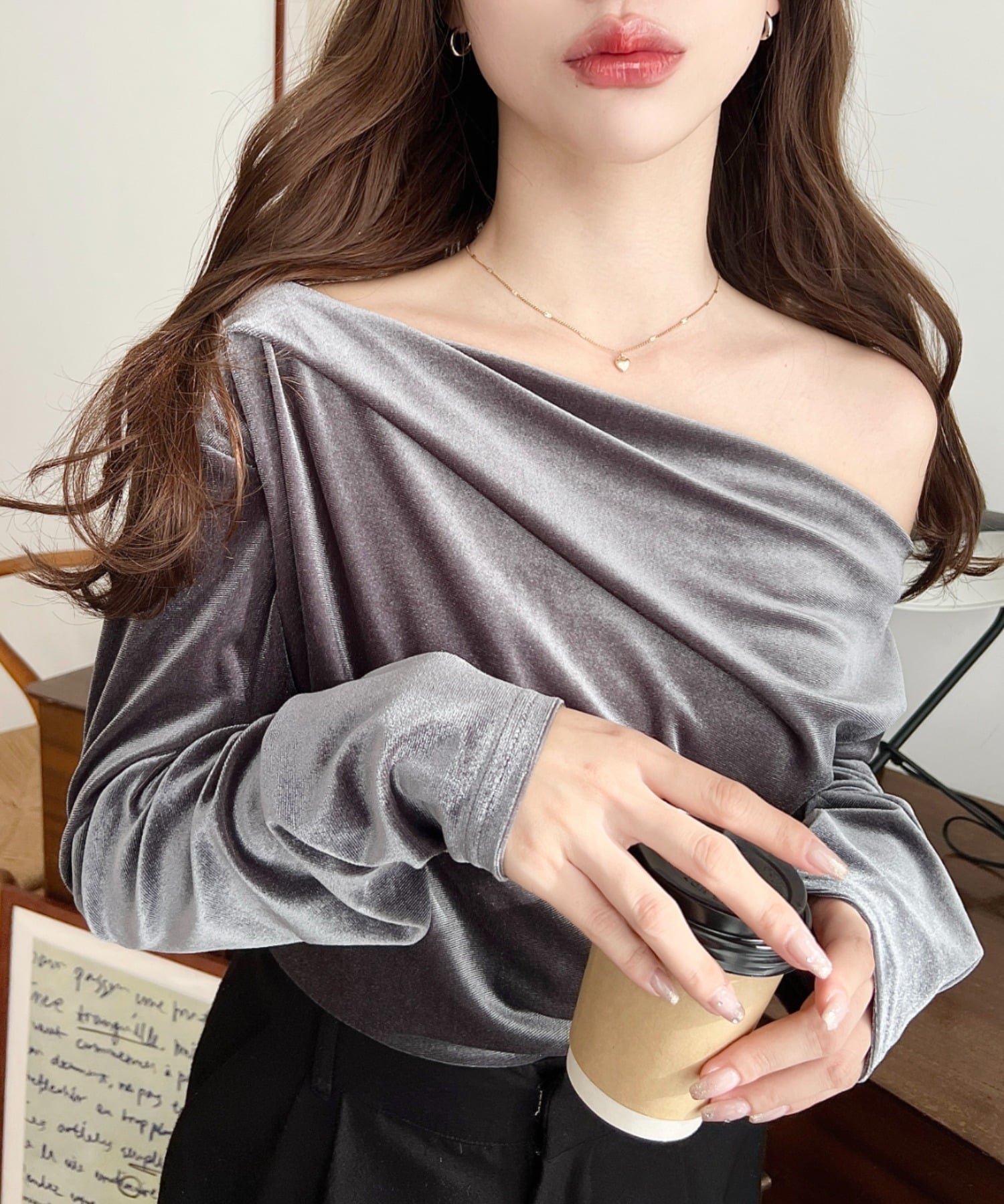 【モーメントプラス/moment+ / MEN】のワンショルドレープシャイニーベロアプルオーバー ドレープネッ ドレープカットソー インテリア・キッズ・メンズ・レディースファッション・服の通販 founy(ファニー) 　ファッション　Fashion　メンズファッション　Fashion for Men　トップス・カットソー　Cut & Sew Tops　ショルダー　Shoulder, Shoulder Strap　ショート　Short, Short Length　シンプル　Simple, Minimal　スラックス　Slacks, Dress Pants　デニム　Denim, Jeans Material　トレンド　Trend, Trending Now　なめらか　Smooth, Silky Texture　長袖　Long Sleeve, Full Sleeve　フレア　Flare, Flared　ベルベット　Velvet, Velvety　ベロア　Velour, Soft Velvet　ベーシック　Basic, Essential　ボトム　Bottoms, Lower Wear　再入荷　Restock / Back in Stock　プチプライス・低価格　Affordable / Budget Price　おすすめ　Recommended / Our Picks　エレガント 上品　Elegant　チャコールグレー|ID: prp329100004746464 ipo3291000000034558570