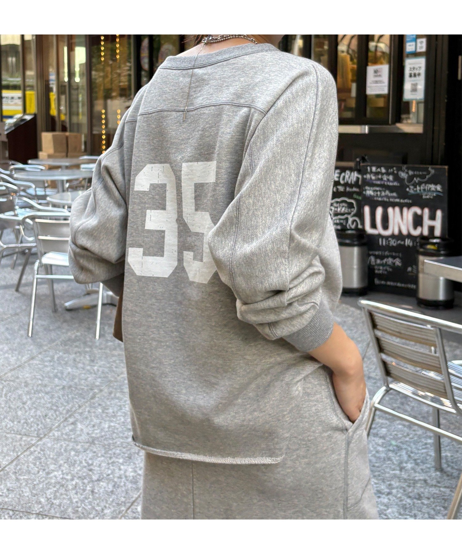 【ドゥドゥ/DouDou】の【インフルエンサーOKOCHI企画】裏毛ナンバリングプルオーバー インテリア・キッズ・メンズ・レディースファッション・服の通販 founy(ファニー) 　ファッション　Fashion　レディースファッション　Fashion for Women　トップス・カットソー　Cut & Sew Tops　カジュアルプルオーバー・ニットトップス　Pullovers & Knit Tops / Casual Pullovers　インナー　Innerwear　ヴィンテージ　Vintage Style　シンプル　Simple, Minimal　スマート　Smart, Elegant　セットアップ　Set-Up, Coordinated Outfit　雑誌　Magazine, Fashion Magazine　バランス　Balance, Style Balance　プリント　Print, Printed Pattern　モチーフ　Motif, Design Theme　レース　Lace, Lace Fabric　ロング　Long, Long-Length　A/W・秋冬　Autumn/Winter　冬　Winter / This Winter　再入荷　Restock / Back in Stock　おすすめ　Recommended / Our Picks　2025年　2025　2025-2026秋冬・A/W　Autumn/Winter 2025–26 AW25–26　グレー|ID: prp329100004746512 ipo3291000000035100218
