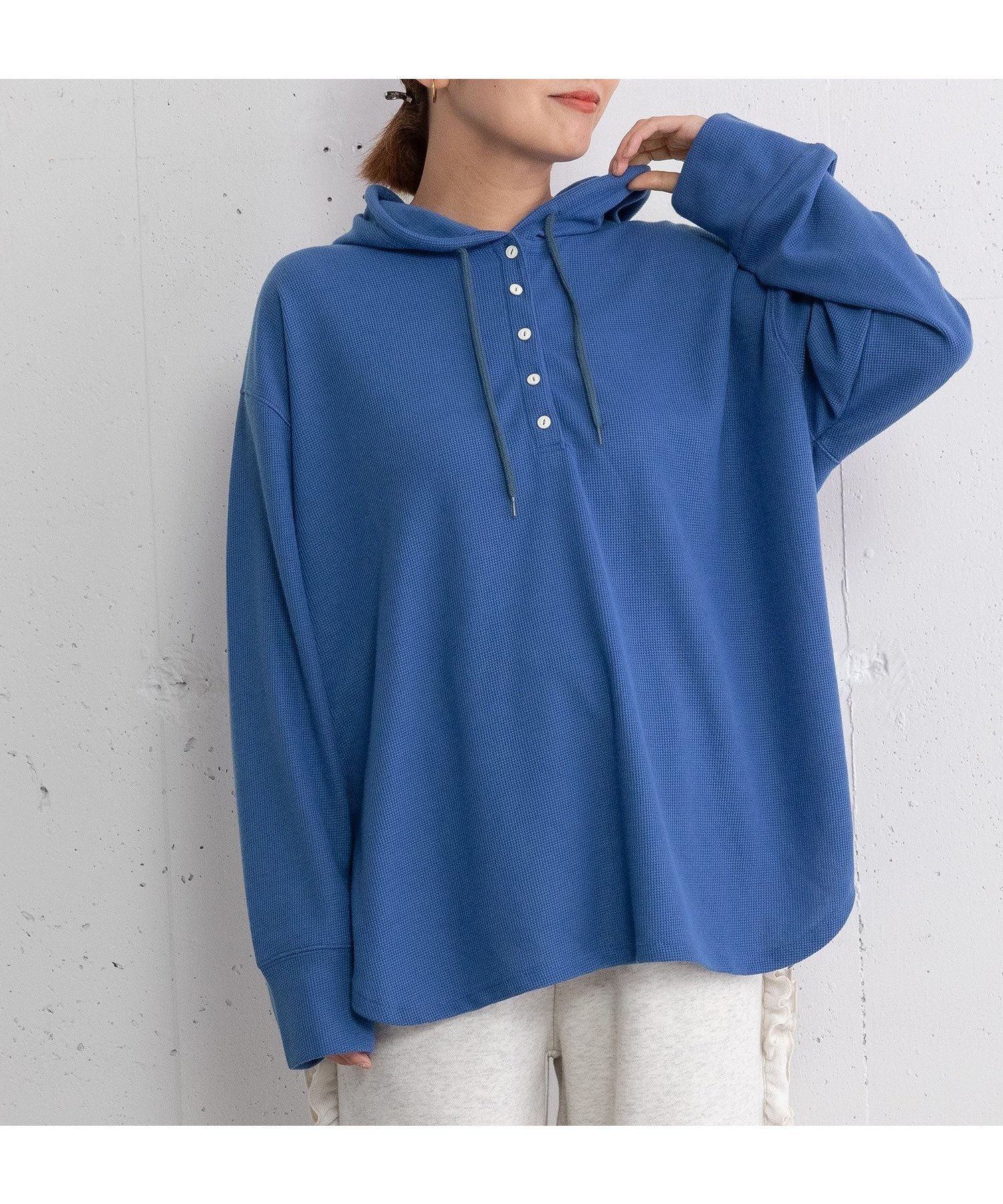 【プードゥドゥ/POU DOU DOU】のヘンリーネックフーディトップス インテリア・キッズ・メンズ・レディースファッション・服の通販 founy(ファニー)  ファッション Fashion レディースファッション Fashion for Women トップス・カットソー Cut & Sew Tops インナー Innerwear シンプル Simple, Minimal スマート Smart, Elegant ベスト Vest, Waistcoat ワッフル Waffle, Waffle Knit おすすめ Recommended / Our Picks お家時間・ステイホーム Stay Home / At Home ブルー|ID: prp329100004746530 ipo3291000000034314939