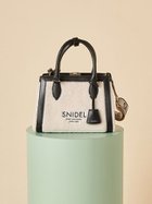 【スナイデル/SNIDEL】のボアロゴバッグ 人気、トレンドファッション・服の通販 founy(ファニー) ファッション Fashion レディースファッション Fashion for Women バッグ Bags スマート Smart, Elegant 財布 Wallet, Purse タンブラー Tumbler, Travel Mug 定番 Standard, Basic Item 人気 Popular, Best Seller パイピング Piping, Trim Design フロント Front, Front Design ポケット Pocket, Pocket Detail ポーチ Pouch, Small Case マグネット Magnet, Magnetic Closure ミックス Mix, Mixed Style エレガント 上品 Elegant thumbnail BLK[009]|ID: prp329100004746539 ipo3291000000034315029