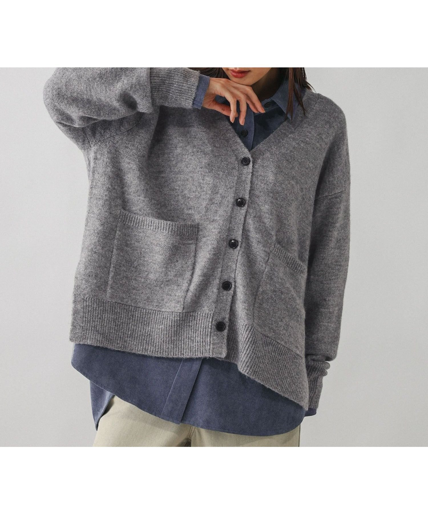 【グローバルワーク/GLOBAL WORK】のふわふわHugmeVネックカーディガン/571330 インテリア・キッズ・メンズ・レディースファッション・服の通販 founy(ファニー) ファッション Fashion レディースファッション Fashion for Women トップス・カットソー Cut & Sew Tops カーディガン・羽織り Layered Style Cardigans Vネックトップス V-Neck Tops / V-Cut Neckline Shirts カーディガン Cardigan, Knitwear スリット Slit, Slit Detail パーカー Hoodie, Parka ボトム Bottoms, Lower Wear ポケット Pocket, Pocket Detail WEB限定/ミドルグレー15|ID: prp329100004746826 ipo3291000000034722553