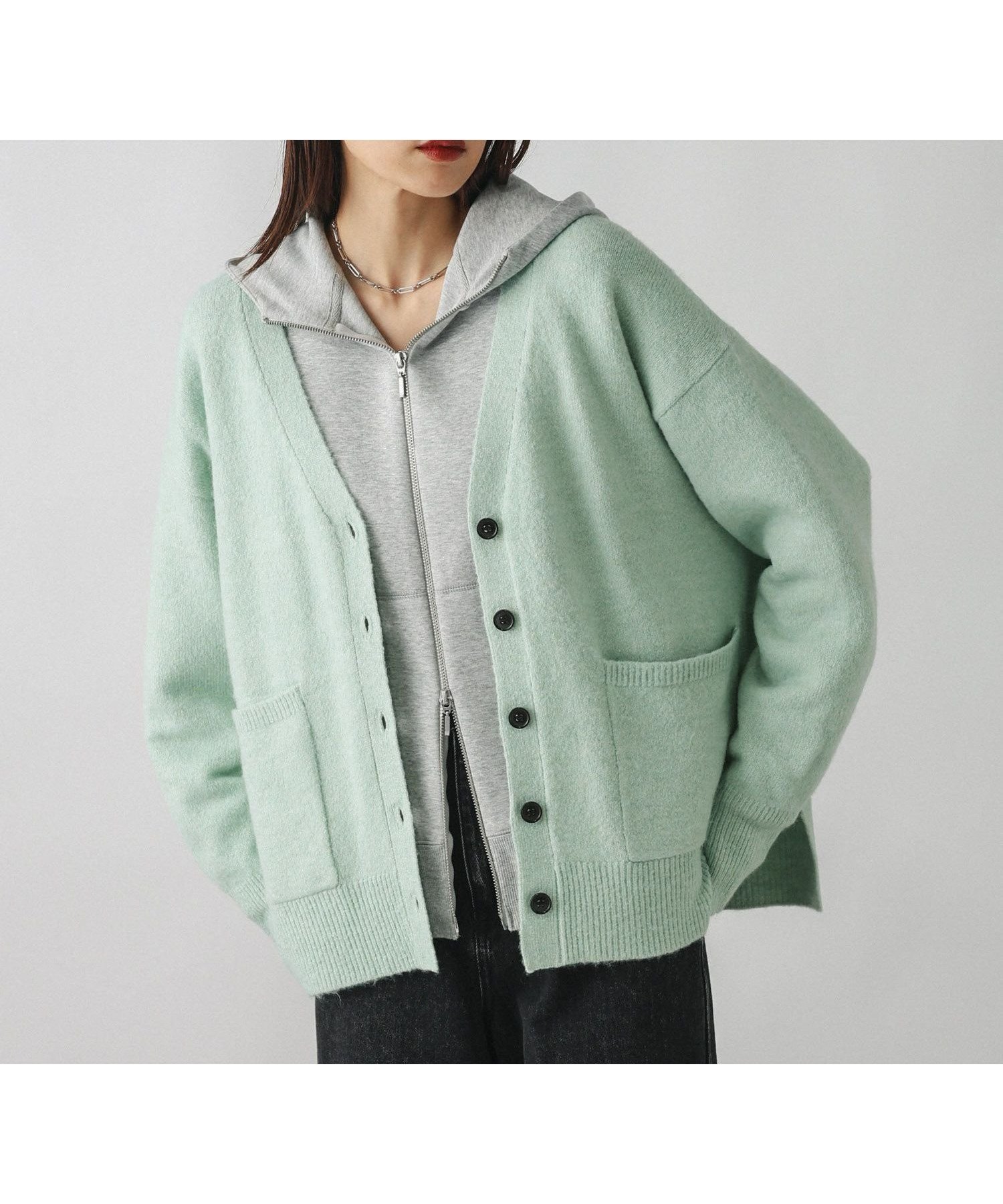 【グローバルワーク/GLOBAL WORK】のふわふわHugmeVネックカーディガン/571330 インテリア・キッズ・メンズ・レディースファッション・服の通販 founy(ファニー) ファッション Fashion レディースファッション Fashion for Women トップス・カットソー Cut & Sew Tops カーディガン・羽織り Layered Style Cardigans Vネックトップス V-Neck Tops / V-Cut Neckline Shirts カーディガン Cardigan, Knitwear スリット Slit, Slit Detail パーカー Hoodie, Parka ボトム Bottoms, Lower Wear ポケット Pocket, Pocket Detail ライトグリーン72|ID: prp329100004746826 ipo3291000000034722555