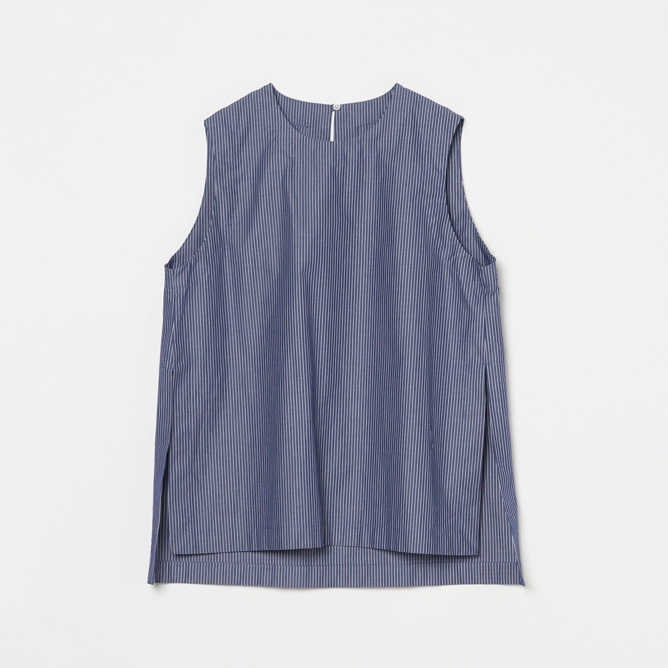 【エリオポール/heliopole】のSIDE SLIT SLEEVELESS インテリア・キッズ・メンズ・レディースファッション・服の通販 founy(ファニー)  ファッション Fashion レディースファッション Fashion for Women トップス・カットソー Cut & Sew Tops サッカー Seersucker, Summer Fabric シンプル Simple, Minimal スリット Slit, Slit Detail タイプライター Typewriter Fabric, Crisp Cotton ノースリーブ Sleeveless, No-Sleeve ブルー系|ID: prp329100004746895 ipo3291000000034319654