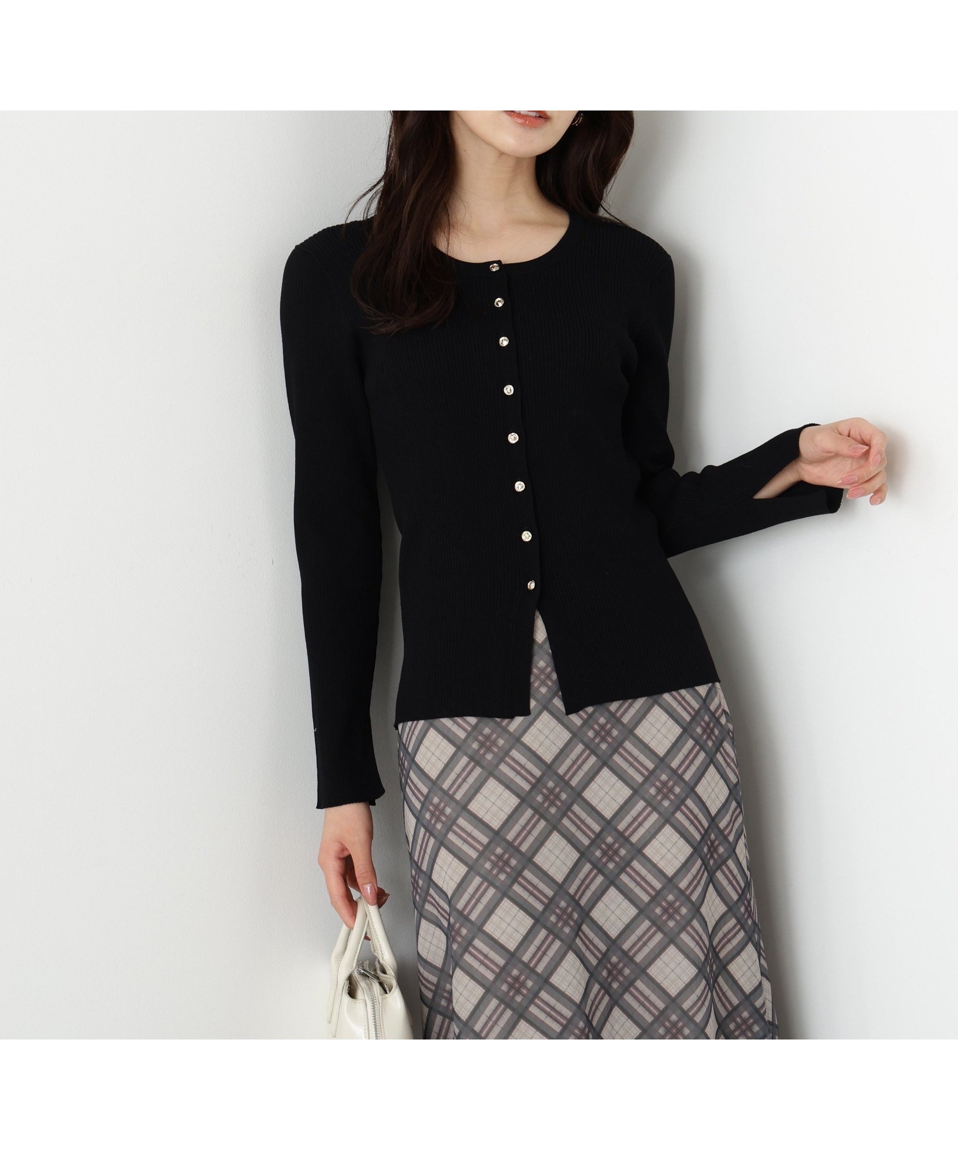 【プロポーション ボディドレッシング/PROPORTION BODY DRESSING】のフロント釦カーディガン 25AW 人気、トレンドファッション・服の通販 founy(ファニー)  ファッション Fashion レディースファッション Fashion for Women トップス・カットソー Cut & Sew Tops カーディガン・羽織り Layered Style Cardigans 2025年 2025 2025-2026秋冬・A/W Autumn/Winter 2025–26 AW25–26 おすすめ Recommended / Our Picks カーディガン Cardigan, Knitwear スリット Slit, Slit Detail フロント Front, Front Design  other-1|ID: prp329100004747368 ipo3291000000034406180