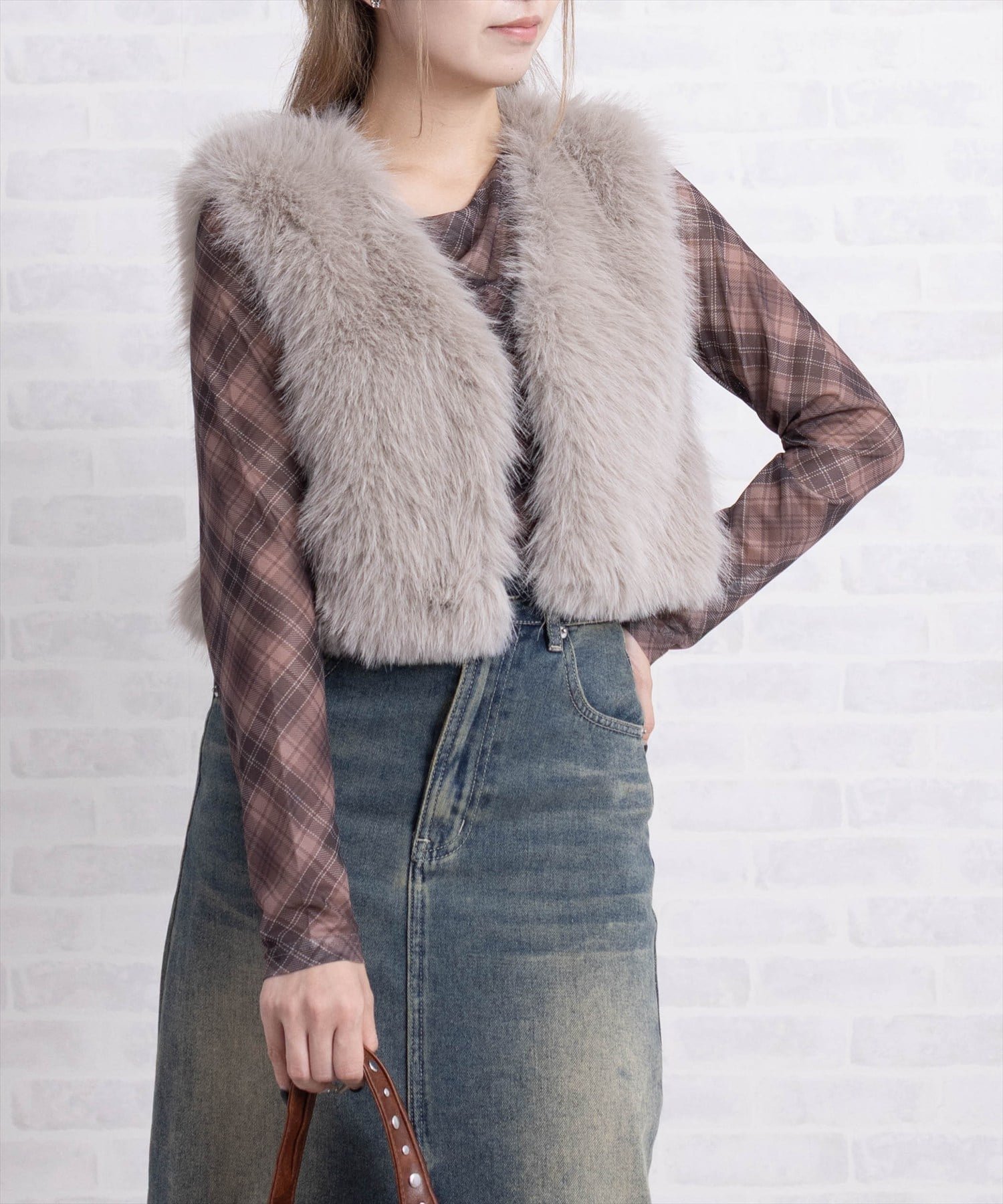 【クリア/clear】のショート丈ファーベスト インテリア・キッズ・メンズ・レディースファッション・服の通販 founy(ファニー)  ファッション Fashion レディースファッション Fashion for Women アウター Coat / Outerwear Collection トップス・カットソー Cut & Sew Tops ベスト&ジレ / 重ね着スタイル Vests & Gilets ショート Short, Short Length シンプル Simple, Minimal デニム Denim, Jeans Material フェイクファー Faux Fur, Imitation Fur フェミニン Feminine, Girly ベスト Vest, Waistcoat ライダース Riders ロング Long, Long-Length おすすめ Recommended / Our Picks GYBE|ID: prp329100004747405 ipo3291000000034325942