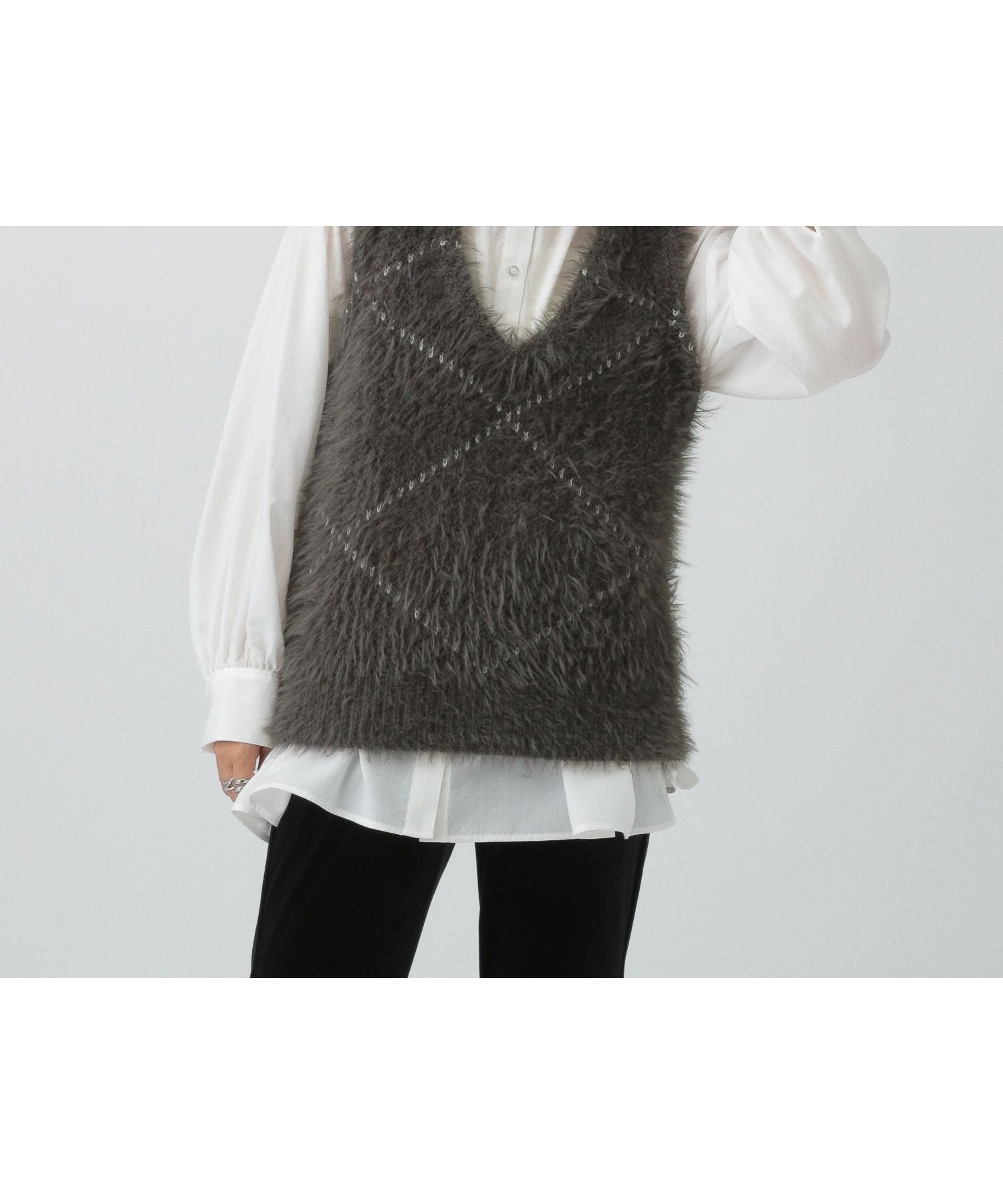 【レプシィム ローリーズファーム/LEPSIM LOWRYS FARM】の3.5ゲージジャガードシャギーベスト インテリア・キッズ・メンズ・レディースファッション・服の通販 founy(ファニー) 　ファッション　Fashion　レディースファッション　Fashion for Women　アウター　Coat / Outerwear Collection　トップス・カットソー　Cut & Sew Tops　ベスト&ジレ / 重ね着スタイル　Vests & Gilets　おすすめ　Recommended / Our Picks　インナー　Innerwear　ベスト　Vest, Waistcoat　チャコール19|ID: prp329100004747447 ipo3291000000034405693