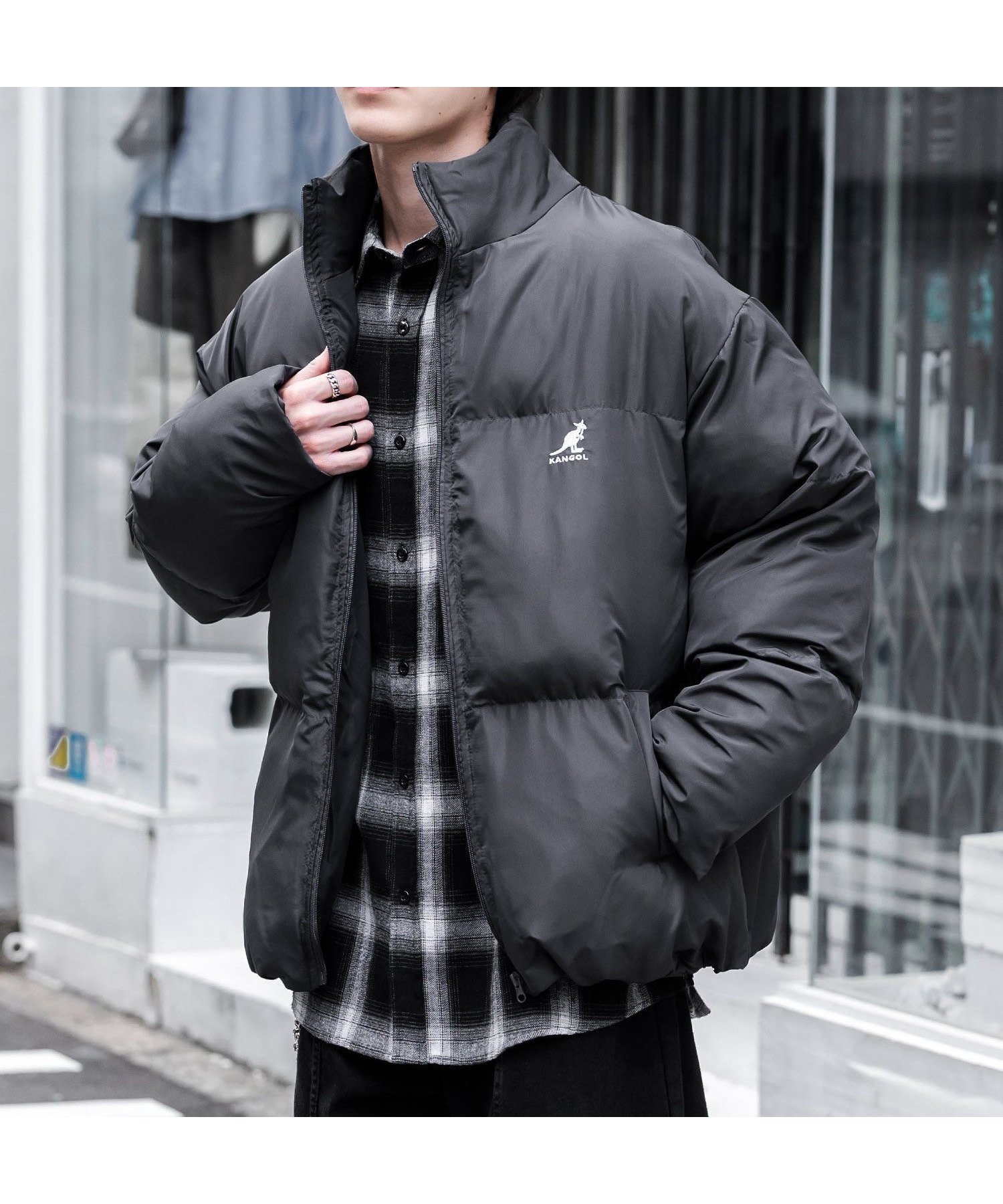 【ロッキーモンロー/Rocky Monroe】のKANGOL 別注コラボ オーバーサイズファイバーダウン中綿ジャケット インテリア・キッズ・メンズ・レディースファッション・服の通販 founy(ファニー) ファッション Fashion レディースファッション Fashion for Women アウター Coat / Outerwear Collection レディースジャケット・軽アウター Jackets インナー Innerwear カットソー Cut and Sewn Top コラボ Collaboration, Collab 軽量 Lightweight, Ultra Light ショート Short, Short Length シンプル Simple, Minimal ジャケット Jacket, Outerwear スタンド Stand Collar, Upright Stand タフタ Taffeta, Structured Fabric ダウン Down, Puffer トレンド Trend, Trending Now トレーナー Sweatshirt, Trainer ドローコード Drawcord, Drawstring Cord 人気 Popular, Best Seller バランス Balance, Style Balance ビッグ Big, Oversized フィット Fit, Slim Fit 別注 Limited Edition, Custom Order 防寒 Cold Protection, Winter-Ready メンズ Men's, Menswear ワイド Wide, Wide Fit ワンポイント One Point, Statement Accent 再入荷 Restock / Back in Stock おすすめ Recommended / Our Picks エレガント 上品 Elegant チャコール|ID: prp329100004747525 ipo3291000000034598594