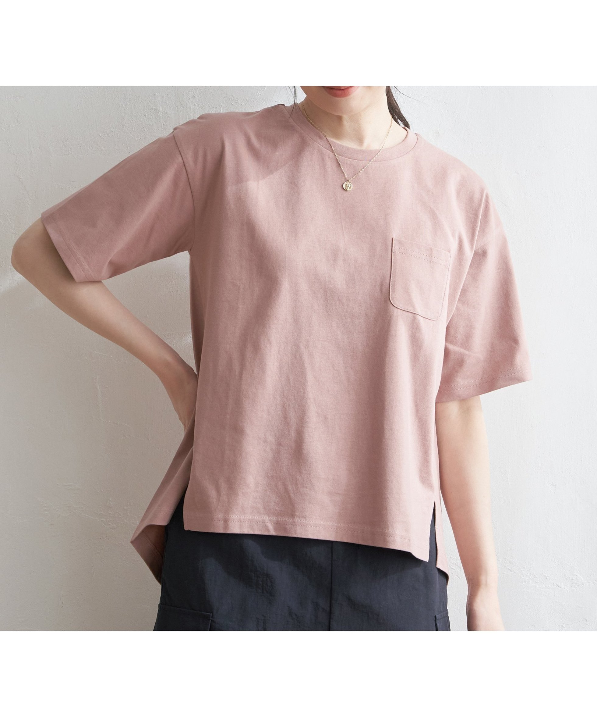 【イッカ/ikka】のコットンUSA半袖Tシャツ インテリア・キッズ・メンズ・レディースファッション・服の通販 founy(ファニー)  ファッション Fashion レディースファッション Fashion for Women トップス・カットソー Cut & Sew Tops シャツ・ブラウス・オフィスカジュアル Elegant Blouses & Button-Ups ロングTシャツ・Tシャツ Longline T-Shirts & Tees おすすめ Recommended / Our Picks カットソー Cut and Sewn Top シンプル Simple, Minimal スリット Slit, Slit Detail ポケット Pocket, Pocket Detail 半袖 Short Sleeve, Half Sleeve 夏 Summer 定番 Standard, Basic Item 無地 Plain, Solid Color ピンク|ID: prp329100004747675 ipo3291000000034329924