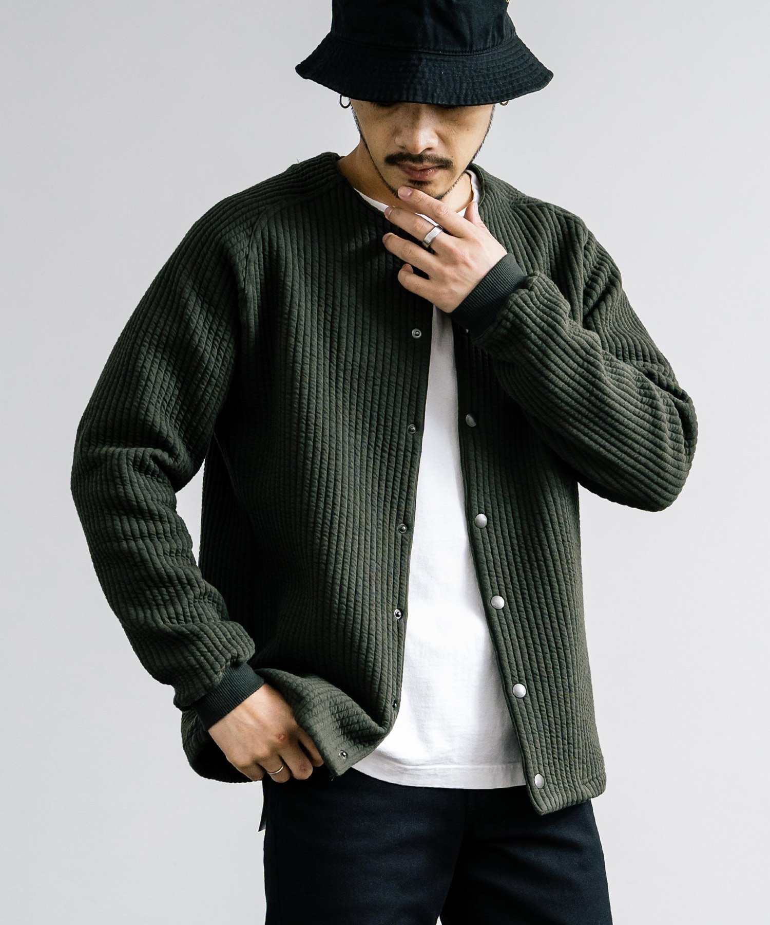 【ロッキーモンロー/Rocky Monroe】の日本製/国産 尾州 コットンキルトノーカラースナップジャケット インテリア・キッズ・メンズ・レディースファッション・服の通販 founy(ファニー) ファッション Fashion レディースファッション Fashion for Women アウター Coat / Outerwear Collection レディースジャケット・軽アウター Jackets インナー Innerwear キルティング Quilted, Quilting キルト Quilt, Quilted Fabric ジャケット Jacket, Outerwear ストレッチ Stretch, Stretchy Fabric スペシャル Special, Limited Edition ダウン Down, Puffer 定番 Standard, Basic Item 人気 Popular, Best Seller フロント Front, Front Design メンズ Men's, Menswear モチーフ Motif, Design Theme ライニング Inner Lining, Inner Fabric, Lined 再入荷 Restock / Back in Stock おすすめ Recommended / Our Picks 日本製 Made In Japan オリーブ|ID: prp329100004747859 ipo3291000000034498657