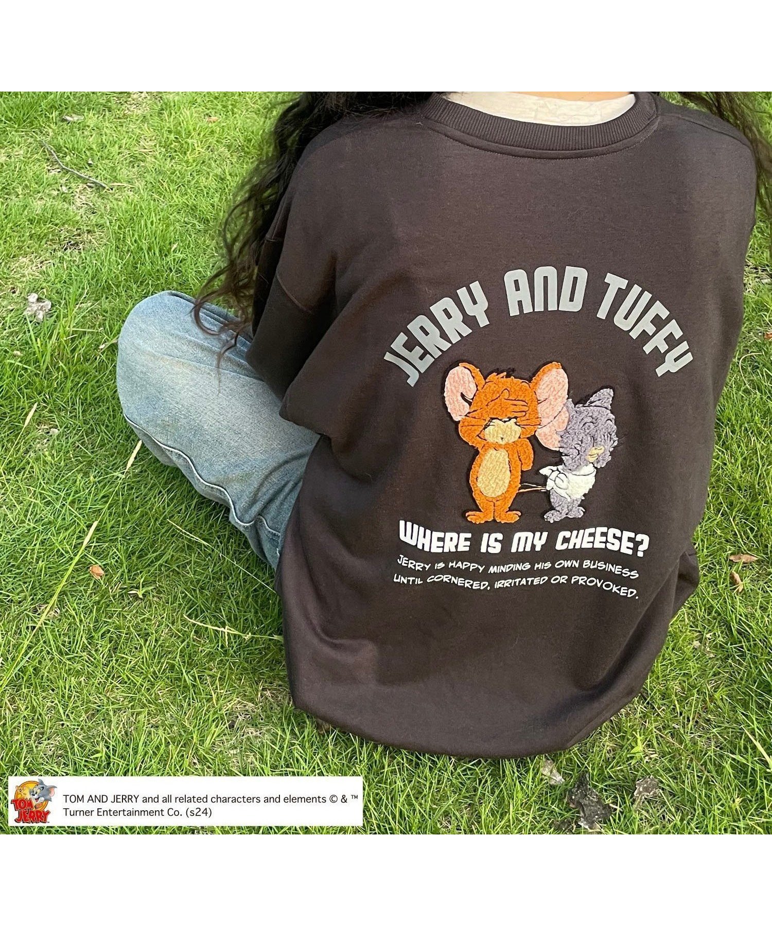 【アズノウアズ プラス/AS KNOW AS plus】のアクリルキーホルダー付き トムとジェリー スウェットプルオーバー インテリア・キッズ・メンズ・レディースファッション・服の通販 founy(ファニー) 　ファッション　Fashion　レディースファッション　Fashion for Women　トップス・カットソー　Cut & Sew Tops　レディースパーカー・カジュアルフーディー　Casual Hoodies & Sweatshirts　カジュアルプルオーバー・ニットトップス　Pullovers & Knit Tops / Casual Pullovers　スウェット・クルーネックトップス　Sweatshirts & Crewnecks / Relaxed Fit Sweat Tops　アクリル　Acrylic Material　キーホルダー　Keychain, Key Holder　コンビ　Combo, Combination Style　スウェット / スエット　Sweatshirt, Sweatwear　ビッグ　Big, Oversized　ワンポイント　One Point, Statement Accent　再入荷　Restock / Back in Stock　スミクロ2|ID: prp329100004748073 ipo3291000000034647185