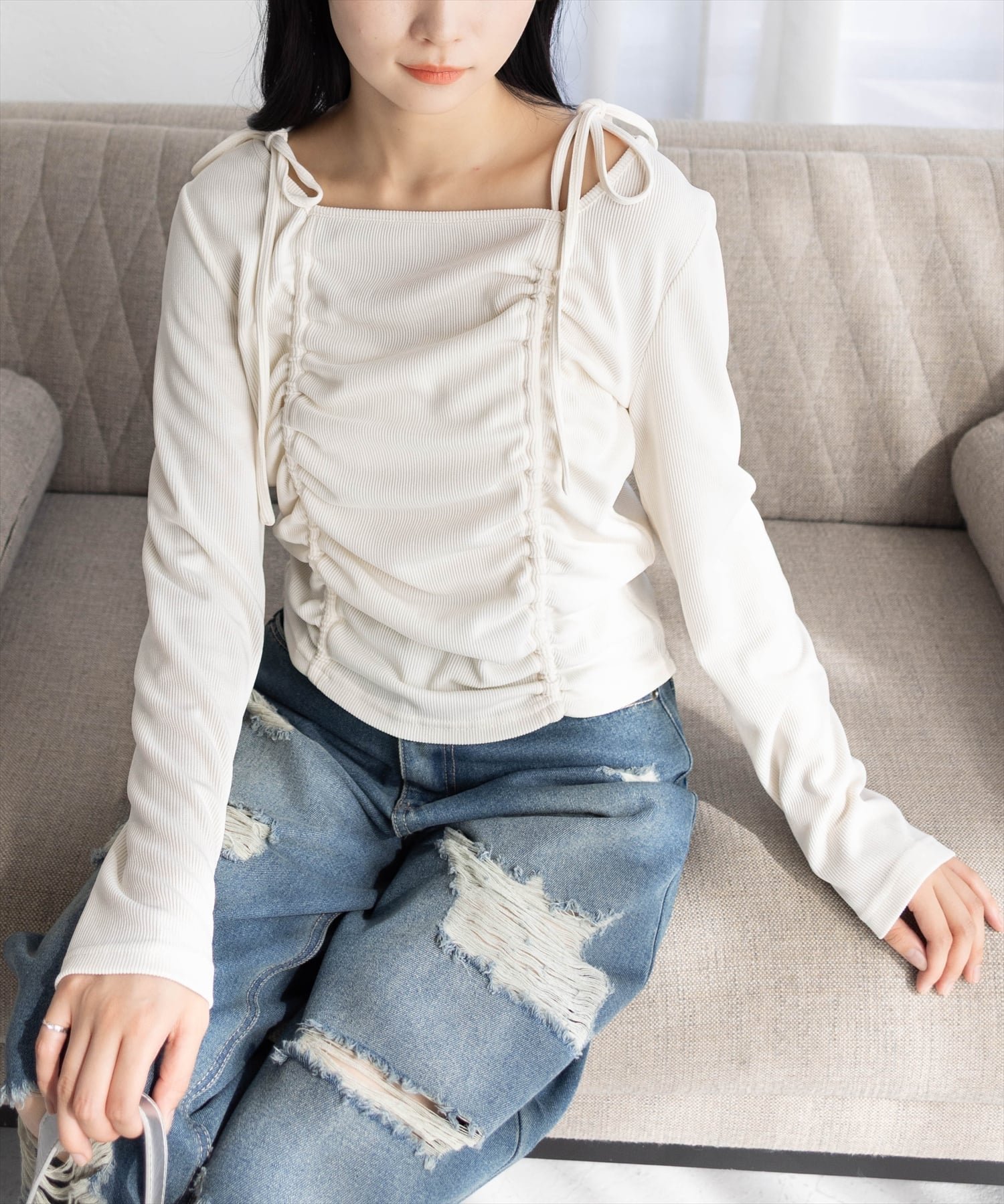 【クリア/clear】のドロストリボン長袖カットソートップス インテリア・キッズ・メンズ・レディースファッション・服の通販 founy(ファニー)  ファッション Fashion レディースファッション Fashion for Women トップス・カットソー Cut & Sew Tops カットソー・ベーシックTシャツ Cut-and-Sewn Tops / Stretch Tees & Basics カーゴパンツ Cargo Pants, Utility Pants ギャザー Gathered, Ruffled コンパクト Compact, Small Size トレンド Trend, Trending Now 長袖 Long Sleeve, Full Sleeve バランス Balance, Style Balance フロント Front, Front Design ミックス Mix, Mixed Style IV|ID: prp329100004748130 ipo3291000000034379142