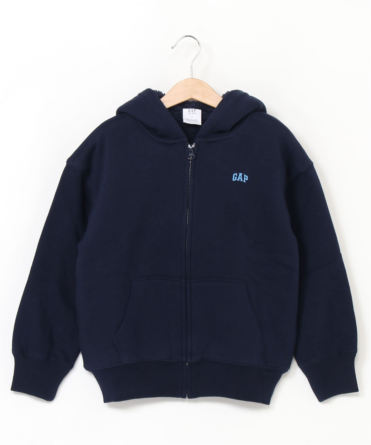 【ギャップ/GAP / KIDS】のリラックスフィット 裏ボア GAPロゴ ジップアップパーカー (キッズ) インテリア・キッズ・メンズ・レディースファッション・服の通販 founy(ファニー) 　ファッション　Fashion　キッズファッション　Fashion for Kids　クラシック　Classic, Timeless Style　ショルダー　Shoulder, Shoulder Strap　ストレート　Straight, Straight Cut　ドロップ　Drop Shoulder, Dropped Style　長袖　Long Sleeve, Full Sleeve　フィット　Fit, Slim Fit　フロント　Front, Front Design　ポケット　Pocket, Pocket Detail　リラックス　Relax, Relaxed Fit　ルーズ　Loose, Oversized　おすすめ　Recommended / Our Picks　TAPESTRY_NAVY|ID: prp329100004748287 ipo3291000000034334404