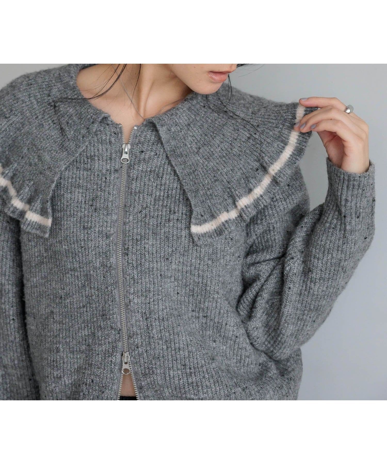 【ローリーズファーム/LOWRYS FARM】のフリルZIPカーディガン インテリア・キッズ・メンズ・レディースファッション・服の通販 founy(ファニー) ファッション Fashion レディースファッション Fashion for Women トップス・カットソー Cut & Sew Tops カーディガン・羽織り Layered Style Cardigans おすすめ Recommended / Our Picks カーディガン Cardigan, Knitwear コンパクト Compact, Small Size フリル Frill, Ruffle ボトム Bottoms, Lower Wear グレー15|ID: prp329100004748809 ipo3291000000034906091