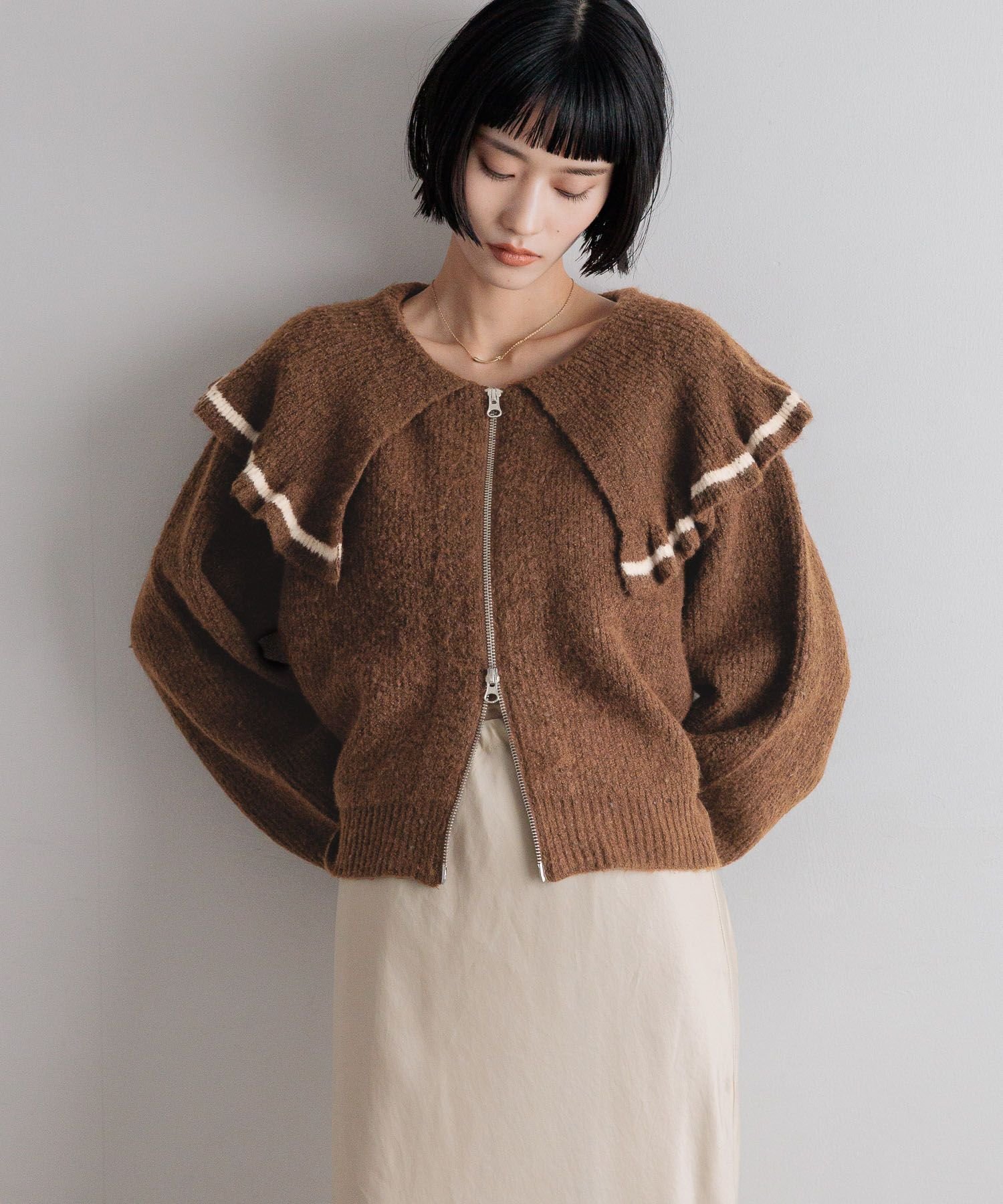 【ローリーズファーム/LOWRYS FARM】のフリルZIPカーディガン インテリア・キッズ・メンズ・レディースファッション・服の通販 founy(ファニー) ファッション Fashion レディースファッション Fashion for Women トップス・カットソー Cut & Sew Tops カーディガン・羽織り Layered Style Cardigans おすすめ Recommended / Our Picks カーディガン Cardigan, Knitwear コンパクト Compact, Small Size フリル Frill, Ruffle ボトム Bottoms, Lower Wear ブラウン55|ID: prp329100004748809 ipo3291000000034906093
