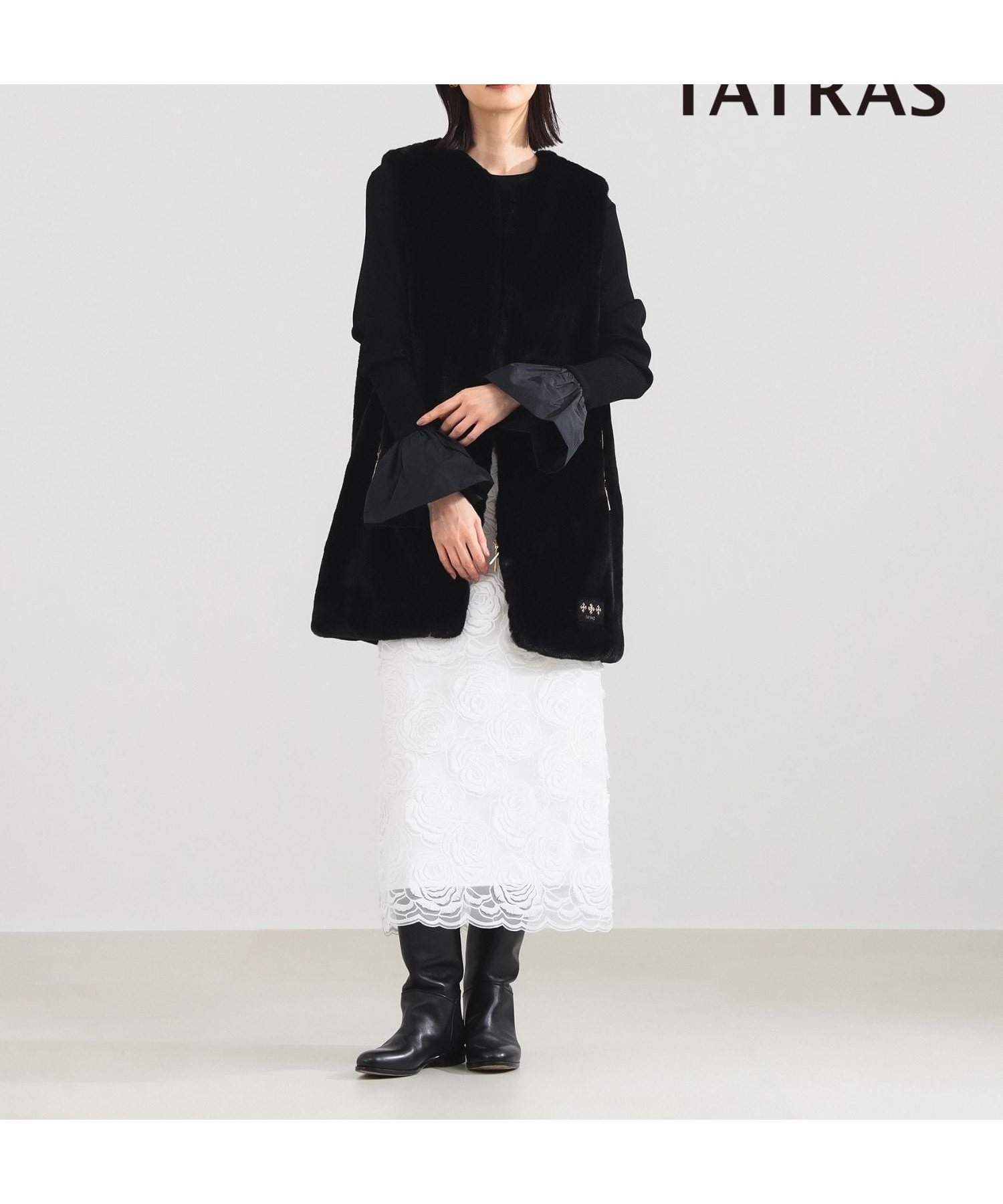 【デミルクス ビームス/Demi-Luxe BEAMS】のTATRAS / POLLINA ボアベスト レイヤード ジレ 上品 華やか ロングジレ インテリア・キッズ・メンズ・レディースファッション・服の通販 founy(ファニー)  ファッション Fashion レディースファッション Fashion for Women アウター Coat / Outerwear Collection トップス・カットソー Cut & Sew Tops ベスト&ジレ / 重ね着スタイル Vests & Gilets イタリア Italy コレクション Collection, Seasonal Line 軽量 Lightweight, Ultra Light スマート Smart, Elegant タートル Turtleneck, Turtle Collar フロント Front, Front Design ベスト Vest, Waistcoat ミラノ Milano Style, Italian-Inspired メタル Metal, Metal Parts ロング Long, Long-Length ワイド Wide, Wide Fit エレガント 上品 Elegant BLACK|ID: prp329100004748875 ipo3291000000034380651