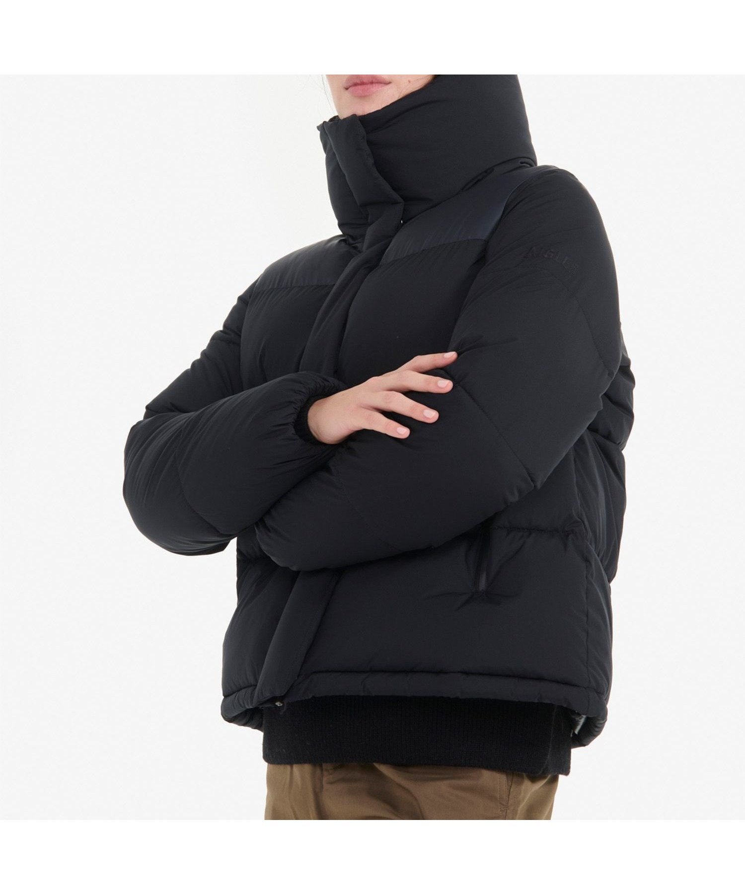 【エーグル/AIGLE】の撥水 インサレーション ボリュームハイネック ショート ダウンジャケット インテリア・キッズ・メンズ・レディースファッション・服の通販 founy(ファニー) 　ファッション　Fashion　レディースファッション　Fashion for Women　アウター　Coat / Outerwear Collection　レディースジャケット・軽アウター　Jackets　アウトドア　Outdoor Clothing　ショート　Short, Short Length　シンプル　Simple, Minimal　ジャケット　Jacket, Outerwear　ダウン　Down, Puffer　トレンド　Trend, Trending Now　ハイネック　High Neck, Mock Neck　フィット　Fit, Slim Fit　ブルゾン　Blouson, Bomber Jacket　レギュラー　Regular, Standard Fit　冬　Winter / This Winter　おすすめ　Recommended / Our Picks　ビジネス 仕事 通勤　Business / Work / Commuting　ブラック|ID: prp329100004748954 ipo3291000000034493701