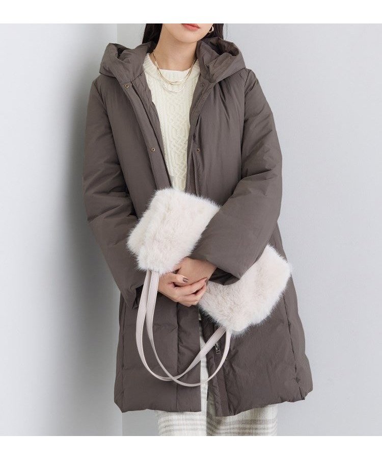 【インディヴィ/INDIVI】の【撥水/洗える】ステッチレス ロングダウンコート インテリア・キッズ・メンズ・レディースファッション・服の通販 founy(ファニー) 　ファッション　Fashion　レディースファッション　Fashion for Women　アウター　Coat / Outerwear Collection　コート・ロングコート・ピーコート　Long Coats, Peacoats & More　ダウンジャケット・軽量ダウン　Warm & Lightweight Down Jackets　洗える　Machine Washable　スマート　Smart, Elegant　ダウン　Down, Puffer　テーパード　Tapered, Tapered Pants　トレンド　Trend, Trending Now　パターン　Pattern, Design Print　ボトム　Bottoms, Lower Wear　ポケット　Pocket, Pocket Detail　ロング　Long, Long-Length　ワイド　Wide, Wide Fit　ワッシャー　Washer, Crinkled Finish　ブラウン|ID: prp329100004748976 ipo3291000000034479013