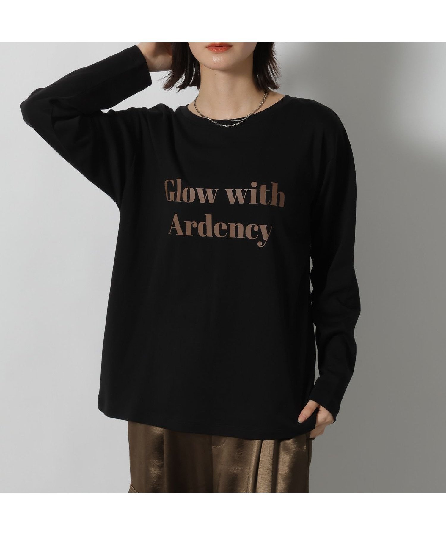 【ラコレ/LAKOLE】のアソートロゴプリント長袖 インテリア・キッズ・メンズ・レディースファッション・服の通販 founy(ファニー) 　ファッション　Fashion　レディースファッション　Fashion for Women　トップス・カットソー　Cut & Sew Tops　おすすめ　Recommended / Our Picks　インナー　Innerwear　カーディガン　Cardigan, Knitwear　サロペット　Overalls, Salopette　フロント　Front, Front Design　ベーシック　Basic, Essential　ボトム　Bottoms, Lower Wear　羽織　Haori, Light Jacket　長袖　Long Sleeve, Full Sleeve　ブラック|ID: prp329100004748982 ipo3291000000034478920