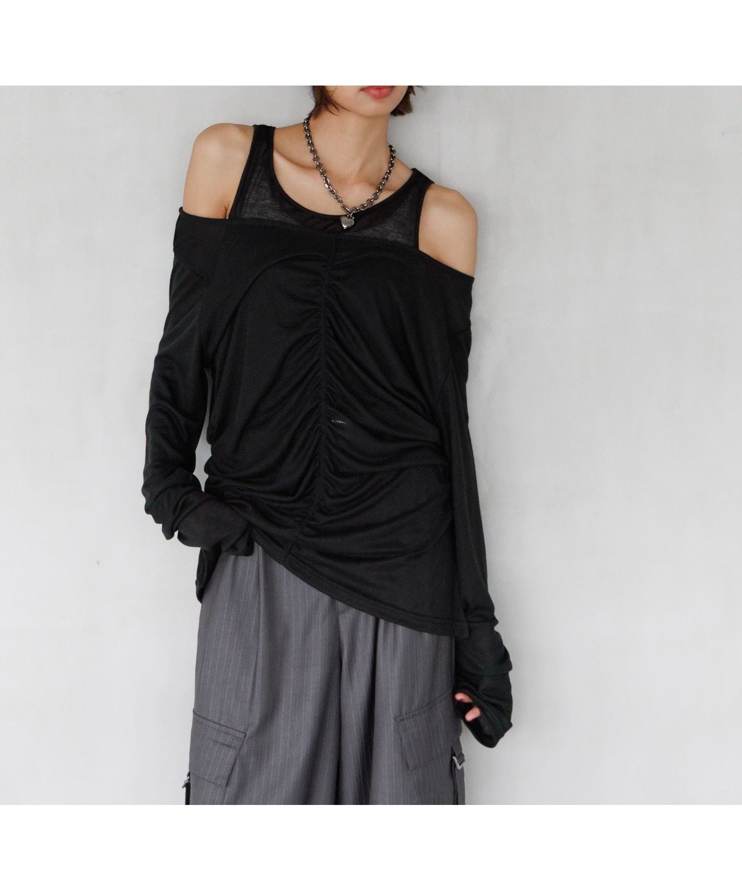 【ページボーイ/PAGEBOY】のシャーリングトップス×タンクセット(長袖) インテリア・キッズ・メンズ・レディースファッション・服の通販 founy(ファニー) 　ファッション　Fashion　レディースファッション　Fashion for Women　トップス・カットソー　Cut & Sew Tops　インナー　Innerwear　ギャザー　Gathered, Ruffled　シアー　Sheer, See-Through　シンプル　Simple, Minimal　タンク　Tank Top, Sleeveless Top　デニム　Denim, Jeans Material　ボトム　Bottoms, Lower Wear　秋　Autumn　長袖　Long Sleeve, Full Sleeve　ブラック09|ID: prp329100004749011 ipo3291000000034648476