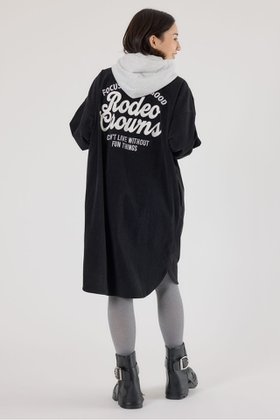 【ロデオクラウンズワイドボウル/RODEO CROWNS WIDE BOWL】のフード付きコーデュロイシャツワンピース 人気、トレンドファッション・服の通販 founy(ファニー) ファッション Fashion レディースファッション Fashion for Women ワンピース Dresses シャツワンピース / 1枚で着映えコーデ Shirt Dresses おすすめ Recommended / Our Picks コーデュロイ Corduroy, Cord Fabric スウェット / スエット Sweatshirt, Sweatwear チェーン Chain, Chain Strap デニム Denim, Jeans Material フェイクレザー Faux Leather, PU Leather プリント Print, Printed Pattern ロールアップ Roll-Up, Cuffed Hem 秋 Autumn |ID:prp329100004749099