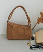 【ディスコート/Discoat】のタック使い2WAYアシメショルダーバッグ 人気、トレンドファッション・服の通販 founy(ファニー) ファッション Fashion レディースファッション Fashion for Women バッグ Bags 傘 Umbrella, Parasol ショルダー Shoulder, Shoulder Strap 財布 Wallet, Purse ハンカチ Handkerchief, Hanky フェイクレザー Faux Leather, PU Leather ポケット Pocket, Pocket Detail ポーチ Pouch, Small Case ラップ Wrap, Wrap Design 楽ちん Easy Fit, Comfortable 旅行 Travel thumbnail ベージュ|ID: prp329100004749290 ipo3291000000034374170