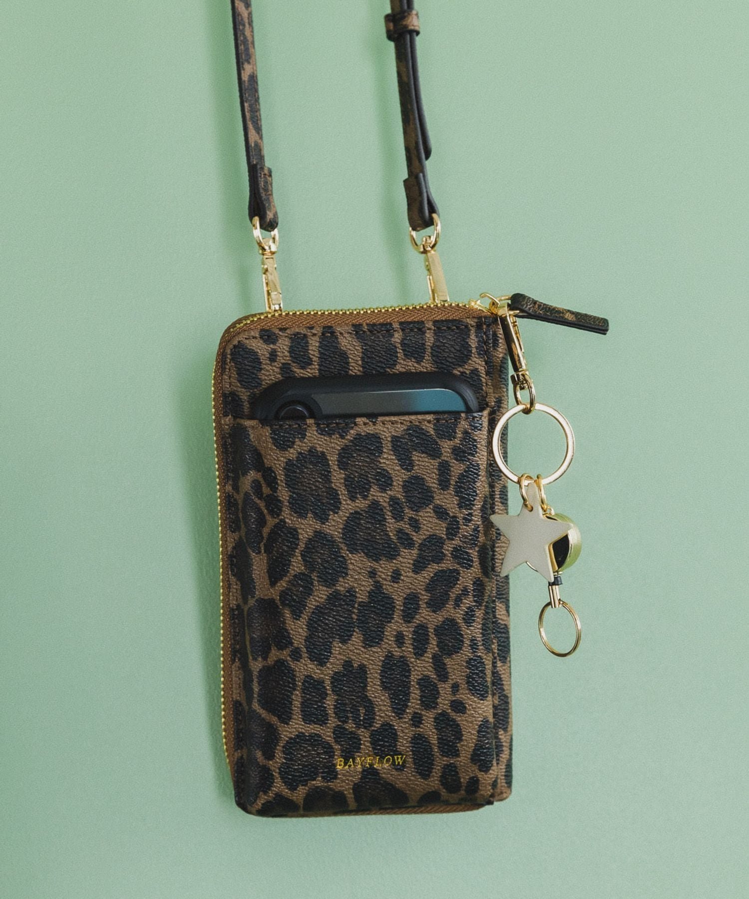 【ベイフロー/BAYFLOW】のスマホとお財布がこれひとつに♪ 多機能キースターミニウォレットショルダー2 インテリア・キッズ・メンズ・レディースファッション・服の通販 founy(ファニー) 　ファッション　Fashion　レディースファッション　Fashion for Women　ミニ財布・二つ折り財布　Wallets & Card Cases　ウォレット　Wallet　コンパクト　Compact, Small Size　スマホ　Smartphone, Mobile Device　ポケット　Pocket, Pocket Detail　財布　Wallet, Purse　軽量　Lightweight, Ultra Light　ブラウン50|ID: prp329100004749293 ipo3291000000035014381