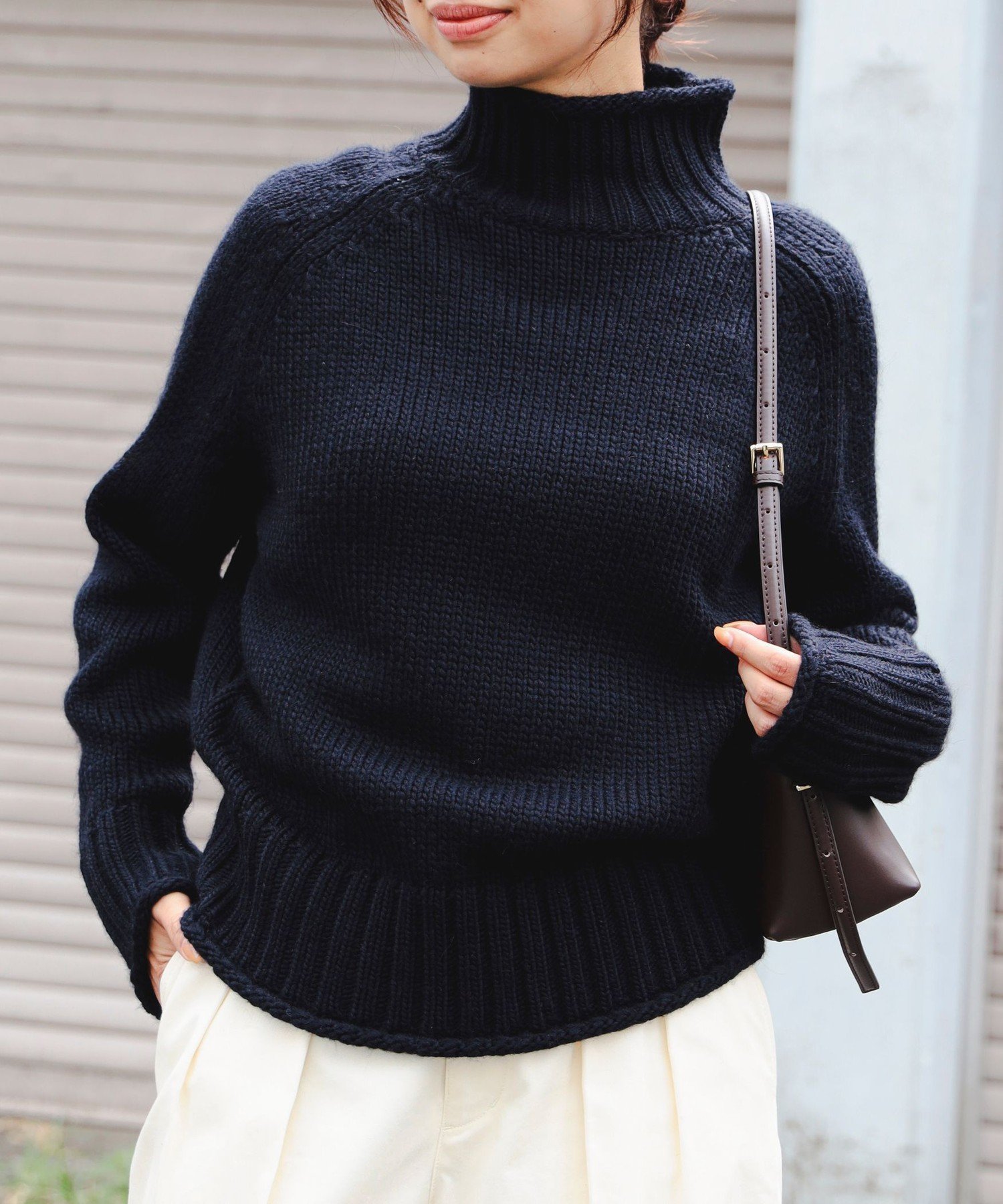 【ビーミングライフストアバイビームス/B:MING LIFE STORE by BEAMS】のエドワード オフタートルネック プルオーバー 25AW 秋冬 ざっくり ゆるニット 大人カジュアル 暖かい ふわふわ インテリア・キッズ・メンズ・レディースファッション・服の通販 founy(ファニー) ファッション Fashion レディースファッション Fashion for Women トップス・カットソー Cut & Sew Tops ニット Knit Tops & Sweaters カジュアルプルオーバー・ニットトップス Pullovers & Knit Tops / Casual Pullovers タートルネック・ハイネックトップス Turtlenecks & High-Neck Tops エアリー Airy Texture コンパクト Compact, Small Size シンプル Simple, Minimal タートルネック Turtleneck, High Neck デニム Denim, Jeans Material ハイネック High Neck, Mock Neck A/W・秋冬 Autumn/Winter 再入荷 Restock / Back in Stock おすすめ Recommended / Our Picks 2025年 2025 2025-2026秋冬・A/W Autumn/Winter 2025–26 AW25–26 NAVY|ID: prp329100004749508 ipo3291000000034582012