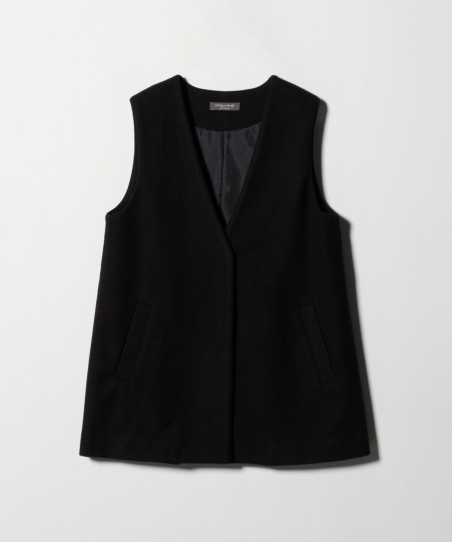 【ユナイテッドアローズ/UNITED ARROWS】のニットメルトン ミドルジレ A DAY IN THE LIFE インテリア・キッズ・メンズ・レディースファッション・服の通販 founy(ファニー) 　ファッション　Fashion　レディースファッション　Fashion for Women　アウター　Coat / Outerwear Collection　トップス・カットソー　Cut & Sew Tops　ニット　Knit Tops & Sweaters　ベスト&ジレ / 重ね着スタイル　Vests & Gilets　カーディガン　Cardigan, Knitwear　ショート　Short, Short Length　シンプル　Simple, Minimal　スラックス　Slacks, Dress Pants　トレンド　Trend, Trending Now　バランス　Balance, Style Balance　ミドル　Middle Length, Mid Height　メルトン　Melton, Heavy Wool　アウトレット　Outlet / Clearance　ビジネス 仕事 通勤　Business / Work / Commuting　BLACK|ID: prp329100004749598 ipo3291000000034513605