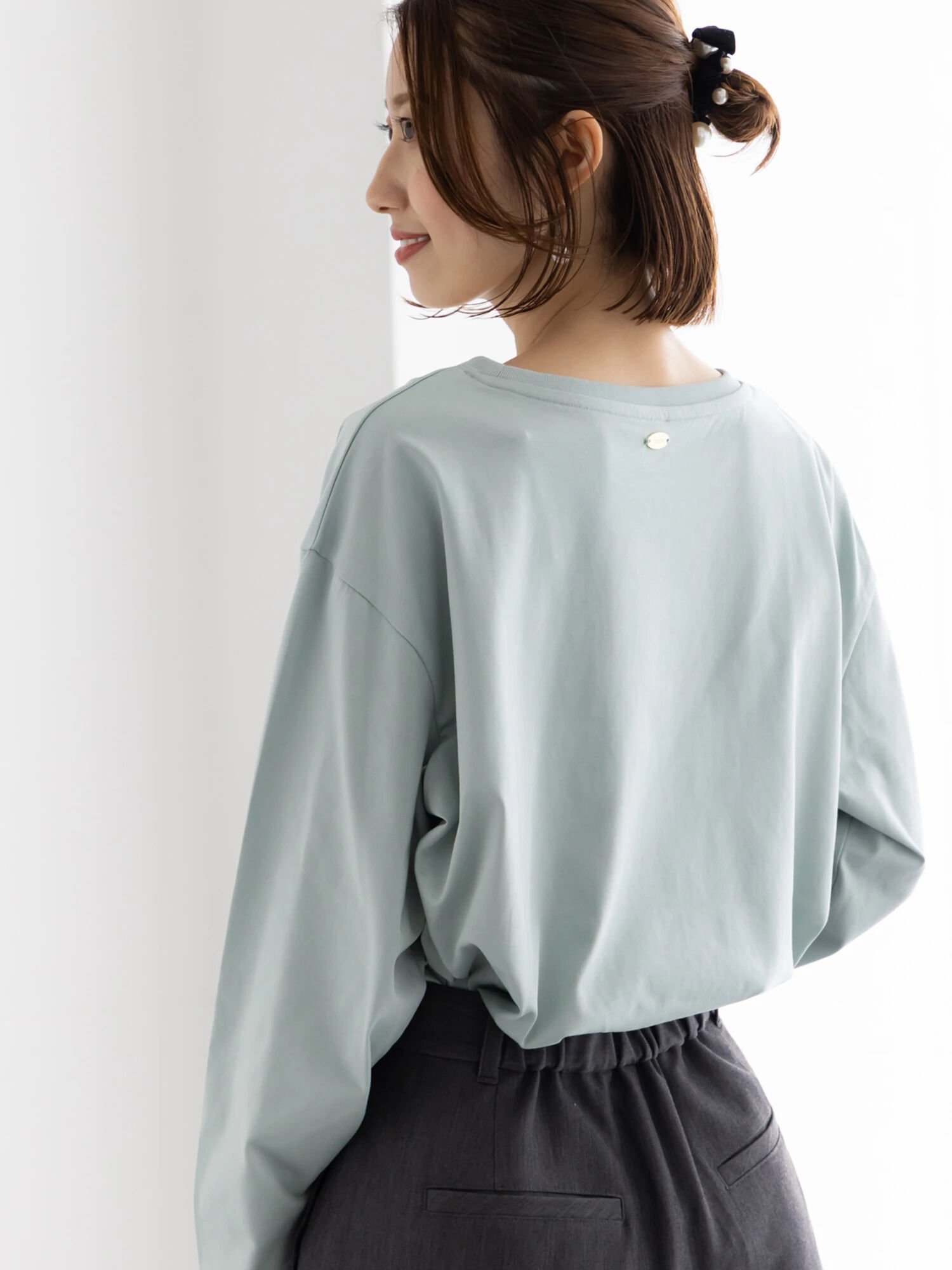 【テチチ/Te chichi】の【泉 里香さん着用Oggi.jp10/23掲載】シルケットロングスリーブTシャツ インテリア・キッズ・メンズ・レディースファッション・服の通販 founy(ファニー)  ファッションモデル・俳優・女優 Models 女性 Women 泉里香 Izumi Rika ファッション Fashion レディースファッション Fashion for Women トップス・カットソー Cut & Sew Tops シャツ・ブラウス・オフィスカジュアル Elegant Blouses & Button-Ups ロングTシャツ・Tシャツ Longline T-Shirts & Tees シルケット Silket, Silky Cotton スラックス Slacks, Dress Pants スリーブ Sleeve, Long Sleeve / Short Sleeve チャーム Charm, Pendant デニム Denim, Jeans Material メタル Metal, Metal Parts ロング Long, Long-Length エレガント 上品 Elegant ミント|ID: prp329100004749935 ipo3291000000034381801