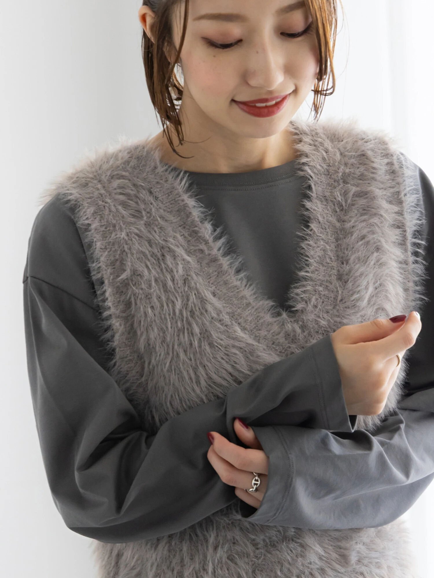 【テチチ/Te chichi】の【泉 里香さん着用Oggi.jp10/23掲載】シルケットロングスリーブTシャツ インテリア・キッズ・メンズ・レディースファッション・服の通販 founy(ファニー)  ファッションモデル・俳優・女優 Models 女性 Women 泉里香 Izumi Rika ファッション Fashion レディースファッション Fashion for Women トップス・カットソー Cut & Sew Tops シャツ・ブラウス・オフィスカジュアル Elegant Blouses & Button-Ups ロングTシャツ・Tシャツ Longline T-Shirts & Tees シルケット Silket, Silky Cotton スラックス Slacks, Dress Pants スリーブ Sleeve, Long Sleeve / Short Sleeve チャーム Charm, Pendant デニム Denim, Jeans Material メタル Metal, Metal Parts ロング Long, Long-Length エレガント 上品 Elegant チャコールグレー|ID: prp329100004749935 ipo3291000000034381802