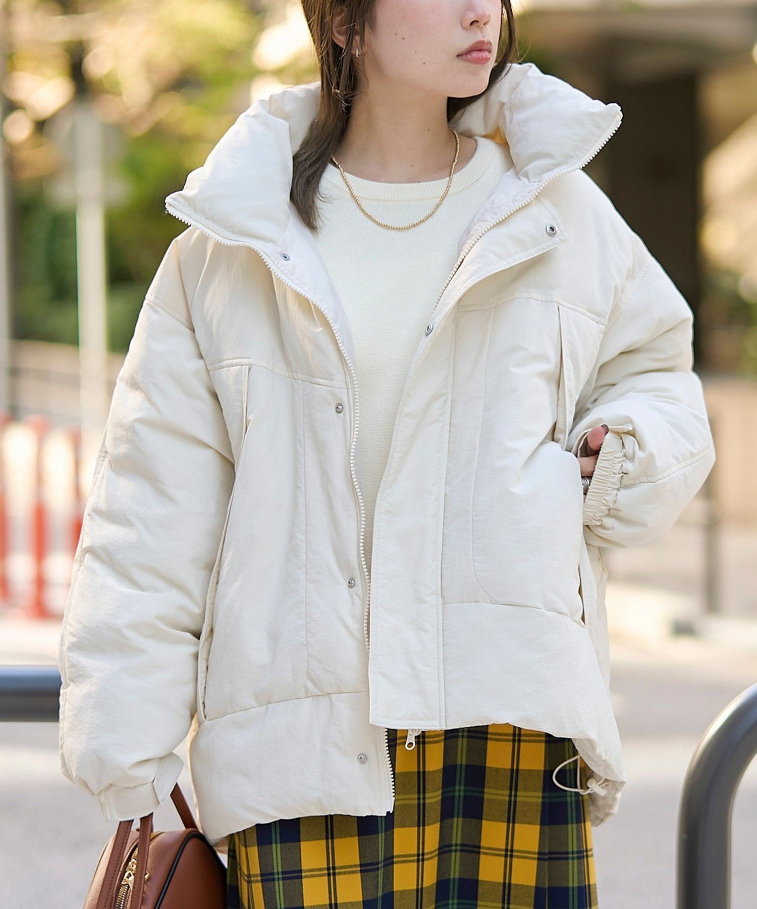 【コーエン/COEN】の撥水モンスター中綿ジャケット(ショート丈)【インフルエンサー紹介アイテム】 人気、トレンドファッション・服の通販 founy(ファニー) 　ファッション　Fashion　レディースファッション　Fashion for Women　アウター　Coat / Outerwear Collection　レディースジャケット・軽アウター　Jackets　ショート　Short, Short Length　ジップ　Zip, Zipper　ジャケット　Jacket, Outerwear　スウェット / スエット　Sweatshirt, Sweatwear　スニーカー　Sneakers, Trainers　ダブル　Double, Double-Breasted　ドローコード　Drawcord, Drawstring Cord　バランス　Balance, Style Balance　フロント　Front, Front Design　ポケット　Pocket, Pocket Detail　防寒　Cold Protection, Winter-Ready　ミドル　Middle Length, Mid Height　リラックス　Relax, Relaxed Fit　ワッシャー　Washer, Crinkled Finish　冬　Winter / This Winter　 other-1|ID: prp329100004749941 ipo3291000000034998542