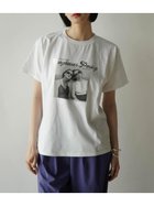 【ラシュッド/LASUD】のグラフィックTシャツ(SUNGLASSES POSING) 人気、トレンドファッション・服の通販 founy(ファニー) ファッション Fashion レディースファッション Fashion for Women トップス・カットソー Cut & Sew Tops シャツ・ブラウス・オフィスカジュアル Elegant Blouses & Button-Ups ロングTシャツ・Tシャツ Longline T-Shirts & Tees サングラス&メガネ Sunglasses & Eyewear グラフィック Graphic, Graphic Design コレクション Collection, Seasonal Line バランス Balance, Style Balance 雑誌 Magazine, Fashion Magazine thumbnail ホワイト|ID: prp329100004749975 ipo3291000000034380845