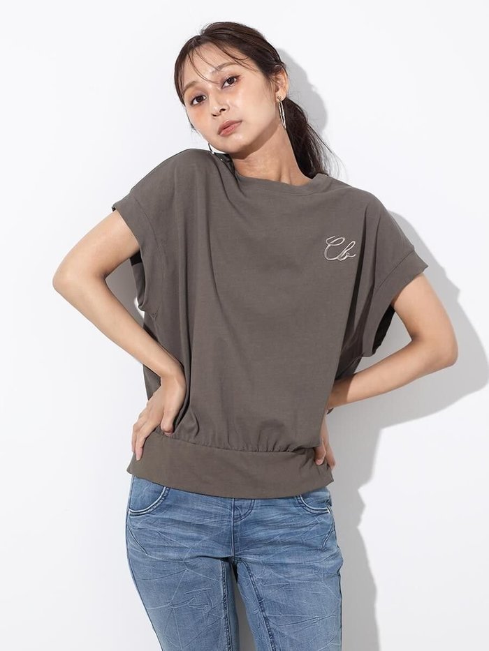 【ヴァン/Vin】のアクセントロゴ刺繍カットソー インテリア・キッズ・メンズ・レディースファッション・服の通販 founy(ファニー) https://founy.com/ ファッション Fashion レディースファッション Fashion for Women トップス・カットソー Cut & Sew Tops カットソー・ベーシックTシャツ Cut-and-Sewn Tops / Stretch Tees & Basics カットソー Cut and Sewn Top コンパクト Compact, Small Size シンプル Simple, Minimal スリーブ Sleeve, Long Sleeve / Short Sleeve バランス Balance, Style Balance フレンチ French, French Style ブラウジング Blouson Silhouette, Cinched Waist ボトム Bottoms, Lower Wear ワイド Wide, Wide Fit エレガント 上品 Elegant |ID: prp329100004749976 ipo3291000000034380849