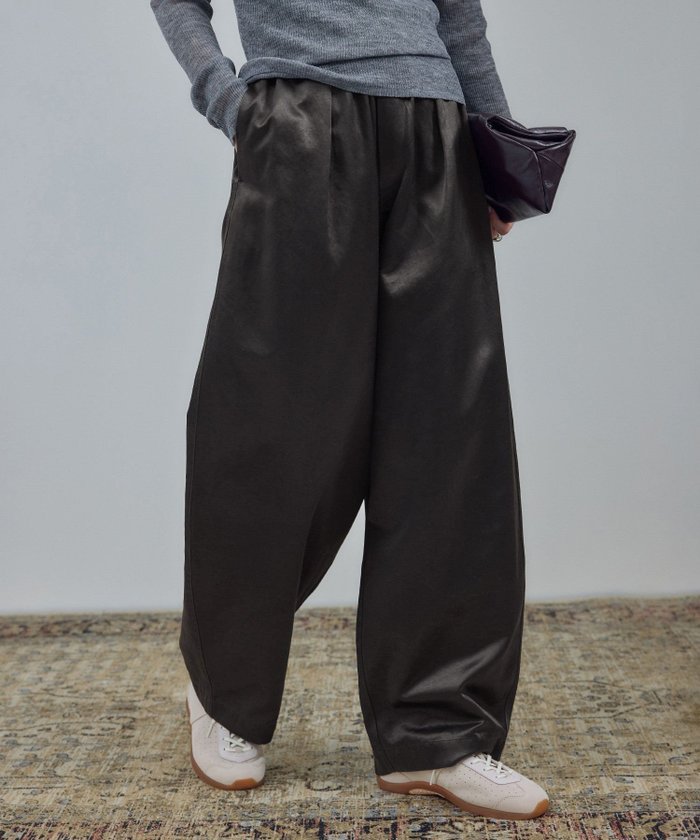 【サロン アダム エ ロペ/SALON adam et rope'】のサテンフェードイージーカーヴィーパンツ インテリア・キッズ・メンズ・レディースファッション・服の通販 founy(ファニー) https://founy.com/ ファッション Fashion レディースファッション Fashion for Women パンツ Pants & Trousers ウォッシュ Washed Finish クロップド Cropped, Short Length サテン Satin, Glossy Fabric シンプル Simple, Minimal バランス Balance, Style Balance ポケット Pocket, Pocket Detail リラックス Relax, Relaxed Fit 冬 Winter / This Winter おすすめ Recommended / Our Picks エレガント 上品 Elegant |ID: prp329100004750387 ipo3291000000034568069