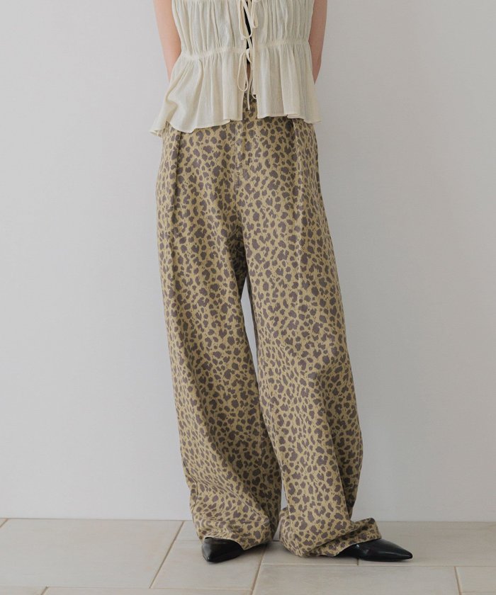 【ローリーズファーム/LOWRYS FARM】のタックワイドデニム インテリア・キッズ・メンズ・レディースファッション・服の通販 founy(ファニー) https://founy.com/ ファッション Fashion レディースファッション Fashion for Women ショート Short, Short Length デニム Denim, Jeans Material パープル Purple, Violet ヒョウ Leopard, Animal Print フロント Front, Front Design おすすめ Recommended / Our Picks |ID: prp329100004750435 ipo3291000000034478628