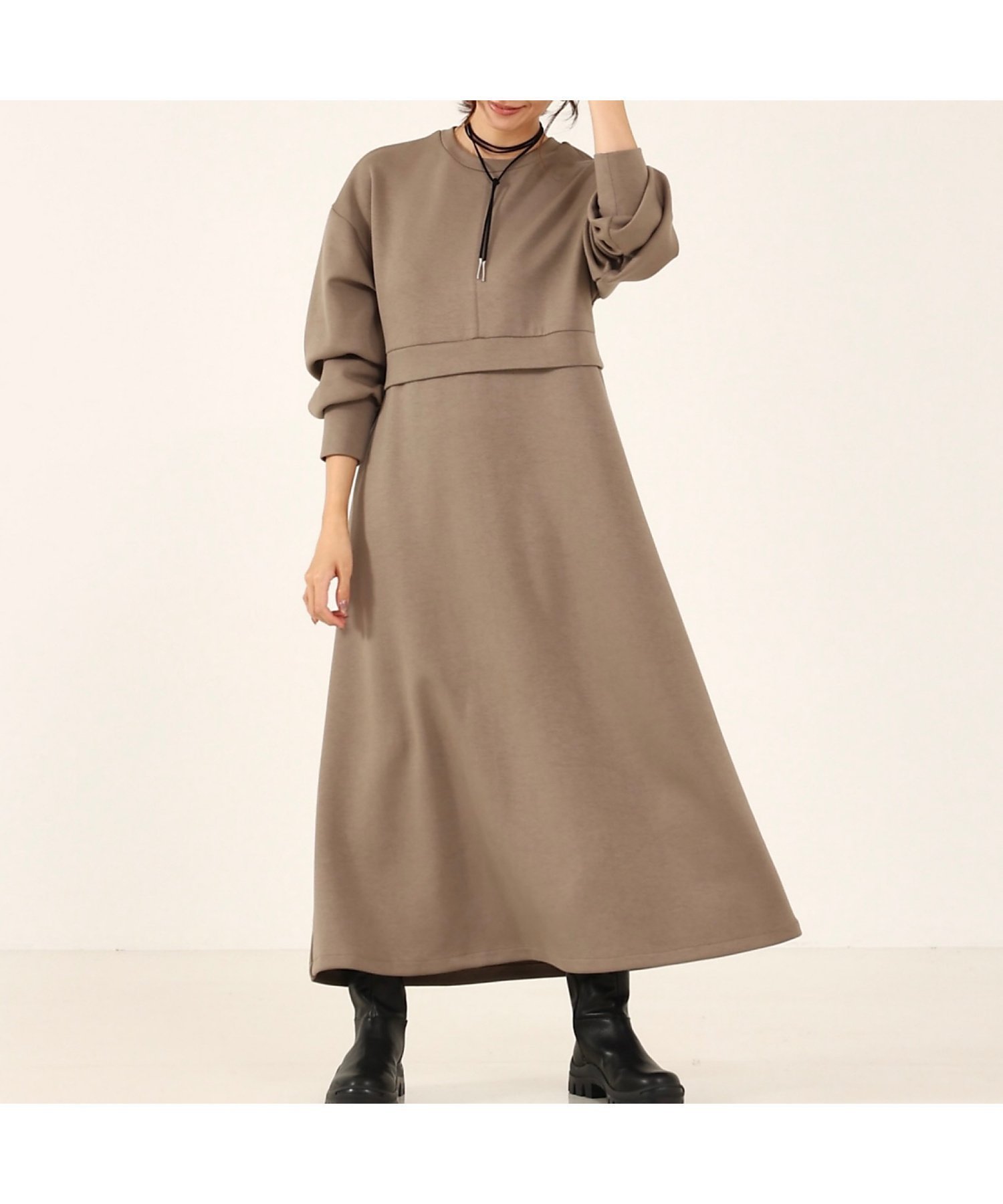 【アバハウスマヴィ/abahouse mavie】の【大人のいちまんワンピ】ライトダンボールフレアーワンピ インテリア・キッズ・メンズ・レディースファッション・服の通販 founy(ファニー) 　ファッション　Fashion　レディースファッション　Fashion for Women　ワンピース　Dresses　カットソー　Cut and Sewn Top　シンプル　Simple, Minimal　ネックレス　Necklace, Pendant Necklace　ブルゾン　Blouson, Bomber Jacket　ベスト　Vest, Waistcoat　エレガント 上品　Elegant　切替　Switching, Contrast Panel　カーキ|ID: prp329100004750503 ipo3291000000034499775