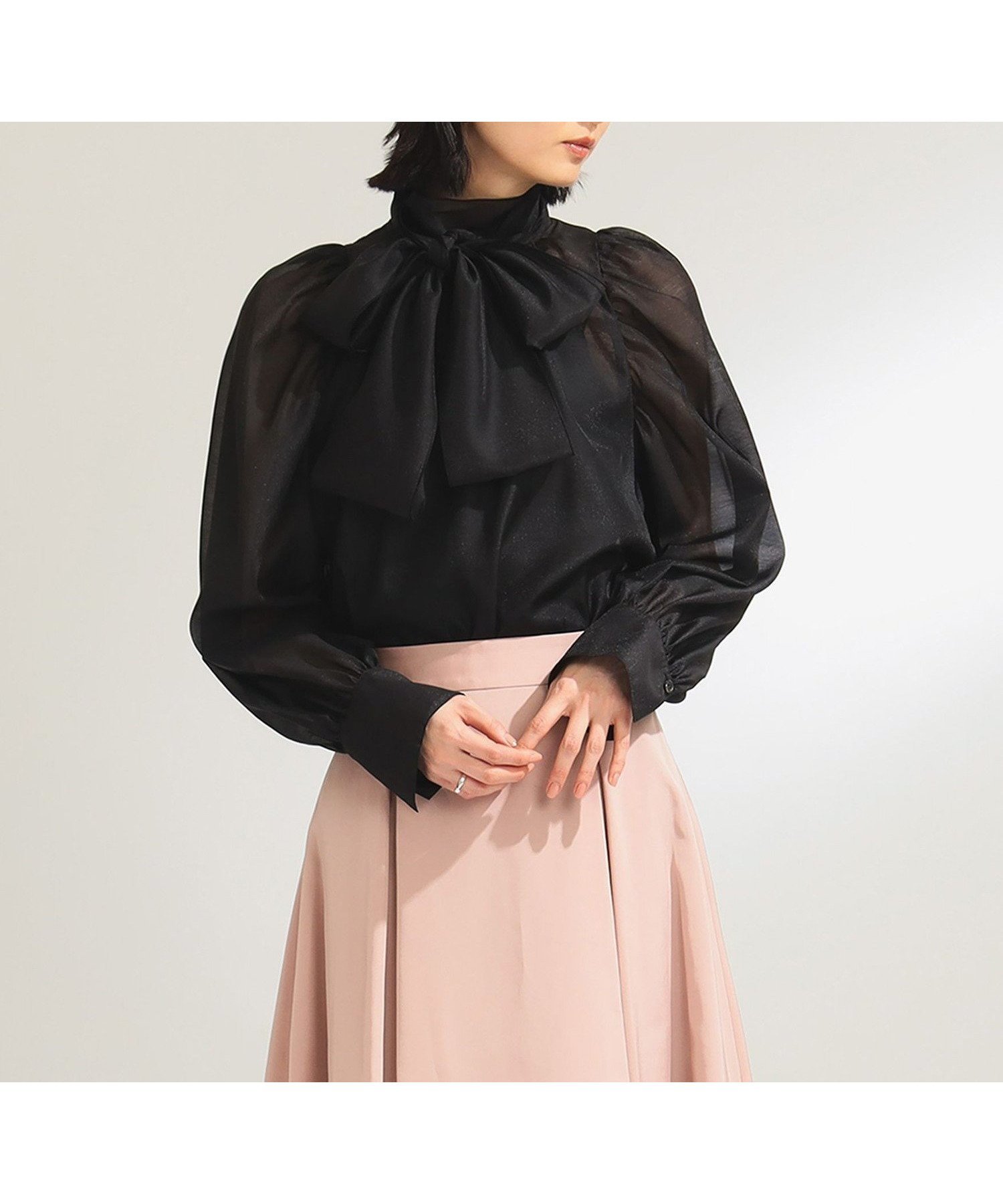 【デミルクス ビームス/Demi-Luxe BEAMS】の【ビームスの百名品】オーガンジー リボンブラウス シアーブラウス フォーマル インテリア・キッズ・メンズ・レディースファッション・服の通販 founy(ファニー)  ファッション Fashion レディースファッション Fashion for Women トップス・カットソー Cut & Sew Tops シャツ・ブラウス・オフィスカジュアル Elegant Blouses & Button-Ups オーガンジー Organza Fabric ギャザー Gathered, Ruffled シアー Sheer, See-Through スリーブ Sleeve, Long Sleeve / Short Sleeve バランス Balance, Style Balance フェミニン Feminine, Girly フォーマル Formal, Dressy ヘムライン Hemline, Bottom Cut リボン Ribbon, Bow エレガント 上品 Elegant BLACK|ID: prp329100004750835 ipo3291000000034352085
