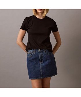 【カルバンクライン/Calvin Klein】の【公式ショップ】 カルバンクライン コットンリラックスドTシャツ 人気、トレンドファッション・服の通販 founy(ファニー) ファッション Fashion レディースファッション Fashion for Women トップス・カットソー Cut & Sew Tops シャツ・ブラウス・オフィスカジュアル Elegant Blouses & Button-Ups ロングTシャツ・Tシャツ Longline T-Shirts & Tees アクセサリー Fashion Accessories コンパクト Compact, Small Size シンプル Simple, Minimal スカーフ Scarf, Neckwear バランス Balance, Style Balance 無地 Plain, Solid Color |ID:prp329100004751107