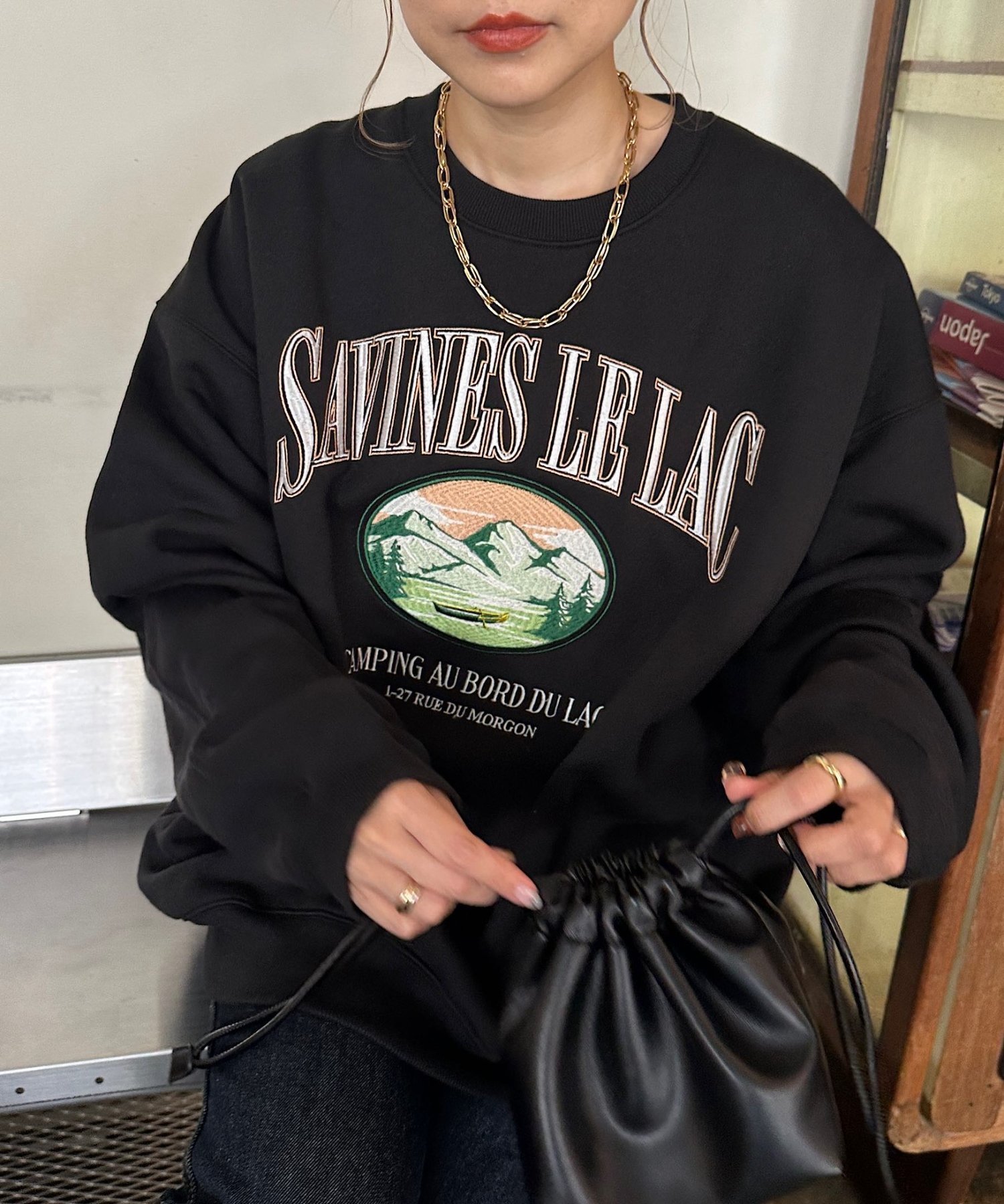 【ディスコート/Discoat】の【WEB限定】スーベニアマウンテン刺繍スウェット《ユニセックス》 インテリア・キッズ・メンズ・レディースファッション・服の通販 founy(ファニー) ファッション Fashion レディースファッション Fashion for Women トップス・カットソー Cut & Sew Tops レディースパーカー・カジュアルフーディー Casual Hoodies & Sweatshirts スウェット・クルーネックトップス Sweatshirts & Crewnecks / Relaxed Fit Sweat Tops おすすめ Recommended / Our Picks スウェット / スエット Sweatshirt, Sweatwear スリーブ Sleeve, Long Sleeve / Short Sleeve ビッグ Big, Oversized フランス France, French フロント Front, Front Design モチーフ Motif, Design Theme 人気 Popular, Best Seller 春 Spring 秋 Autumn ブラック|ID: prp329100004751419 ipo3291000000034590666